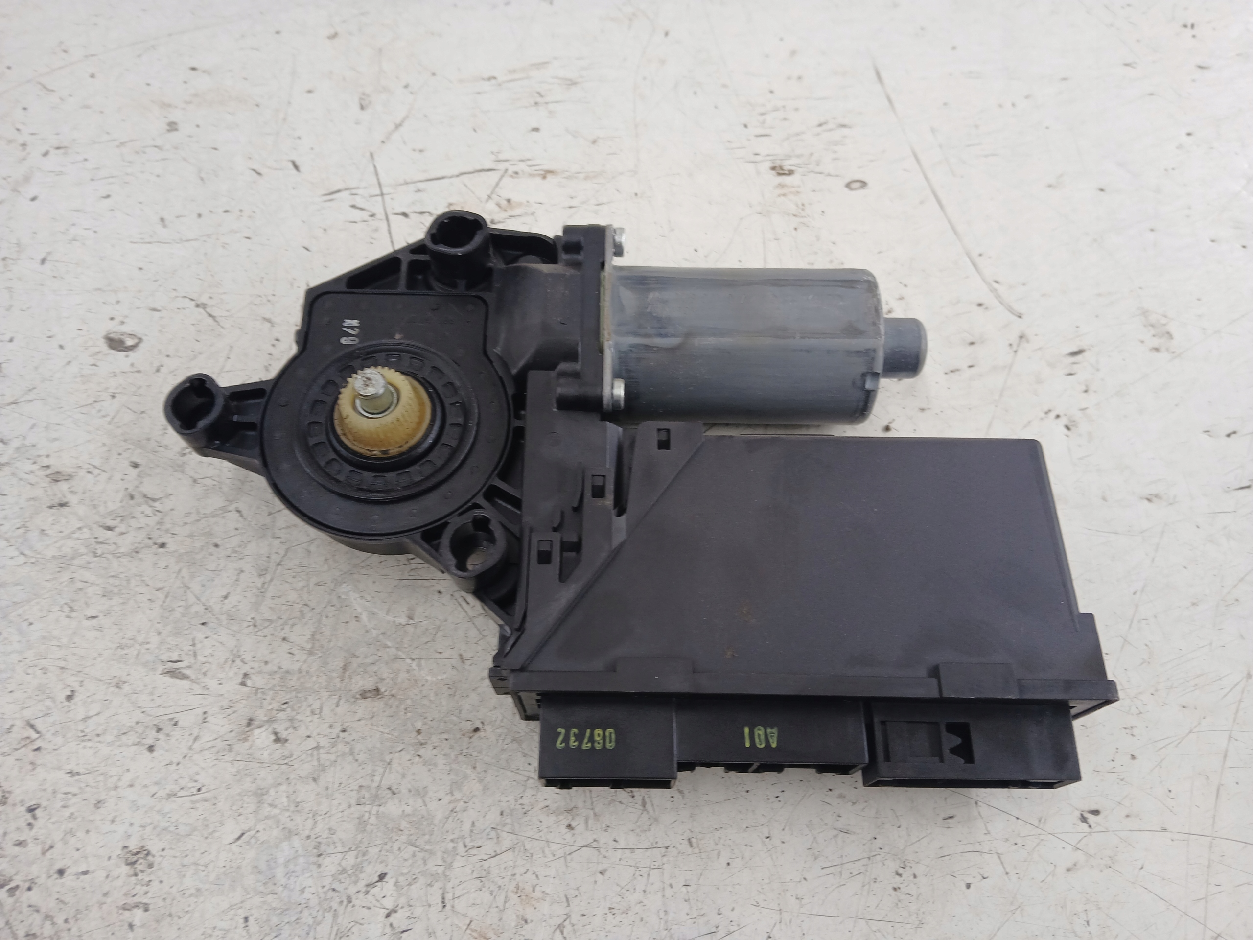 AUDI A4 B6 B7 mini motor windows left rear part 8E0959801E