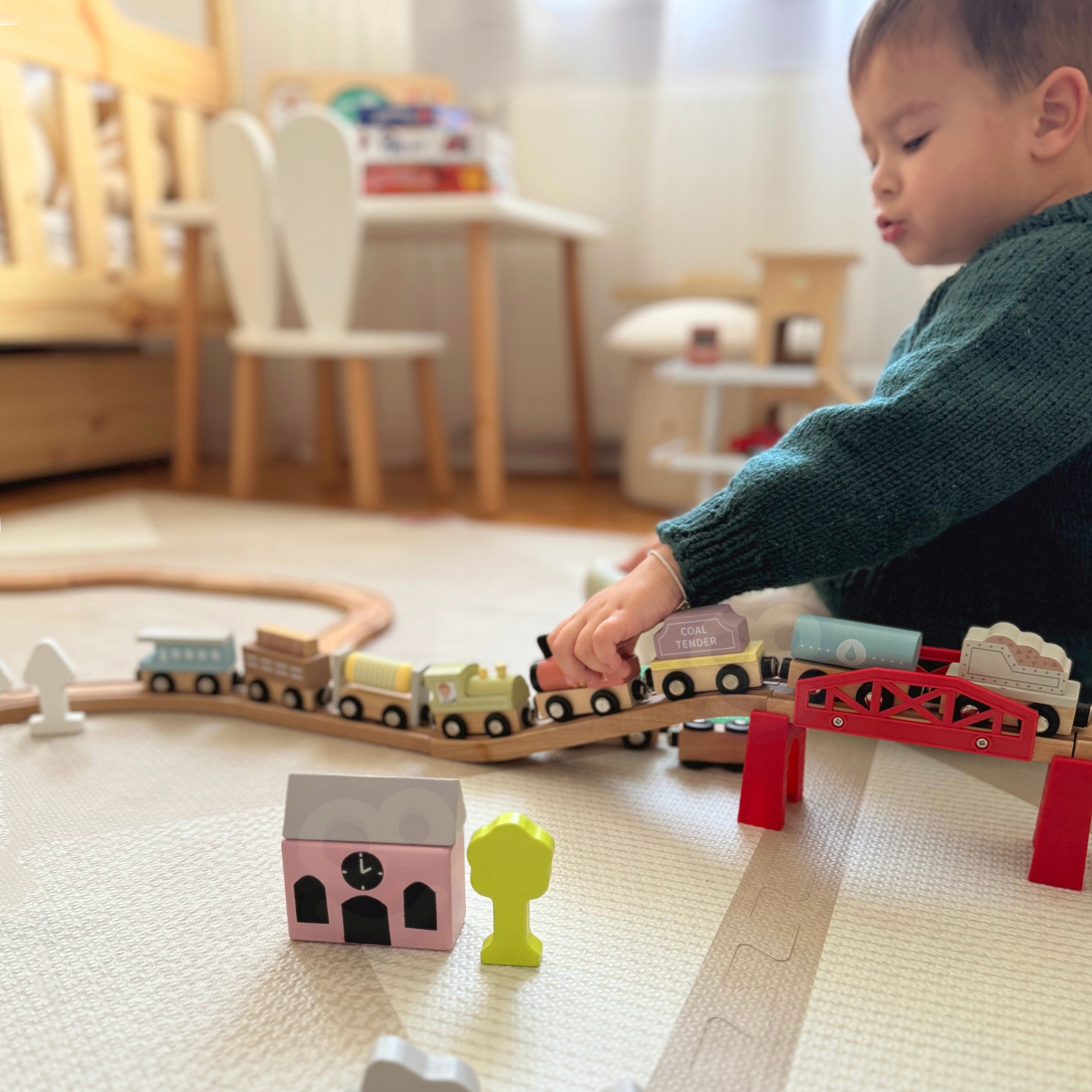 POCIĄG DREWNIANY WAGONIKI POJAZDY NA MAGNES CIUCHCIA KOLEJKA TOOKY TOY Stan opakowania oryginalne