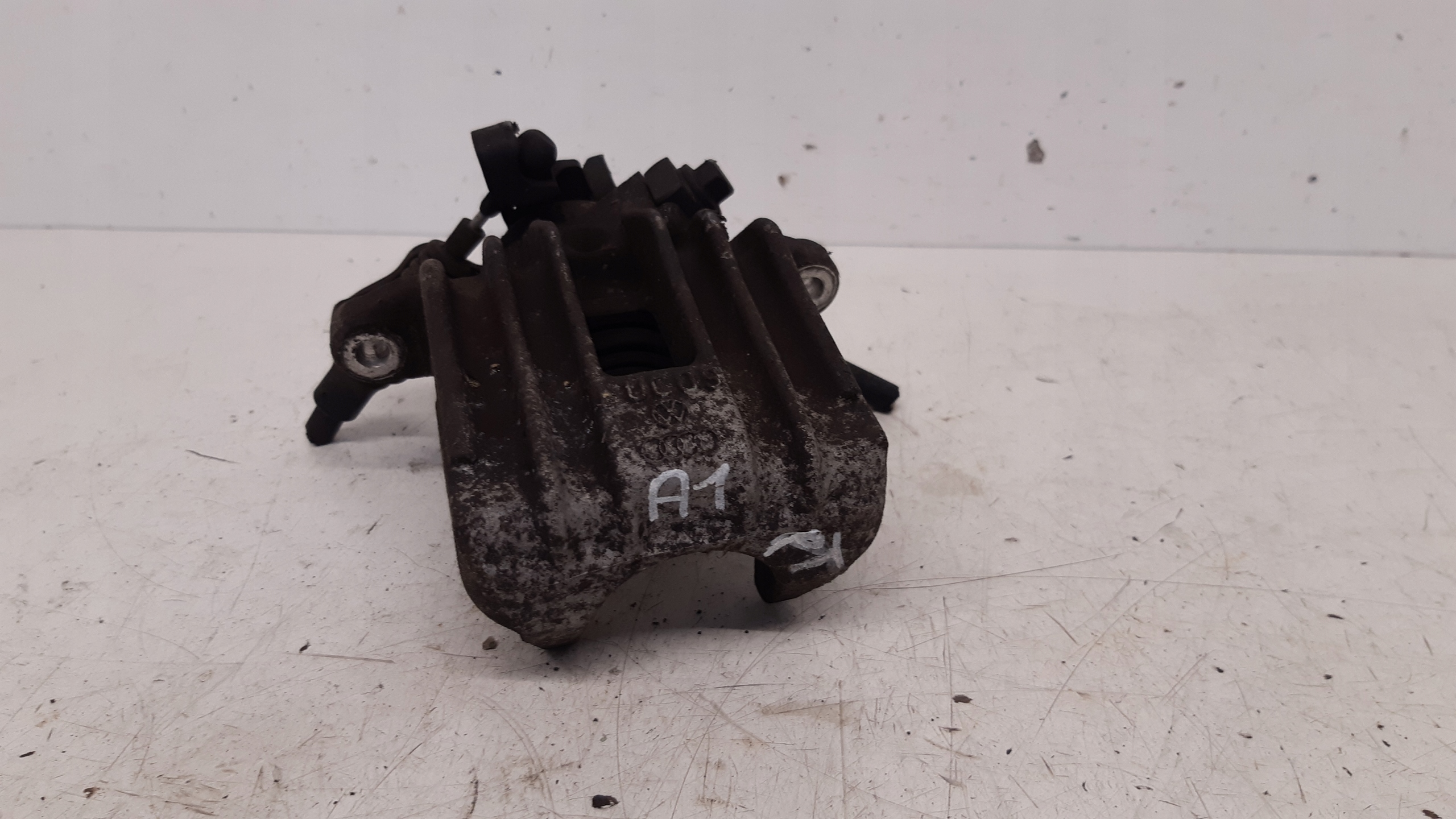 třmen pravý záď AUDI A1
