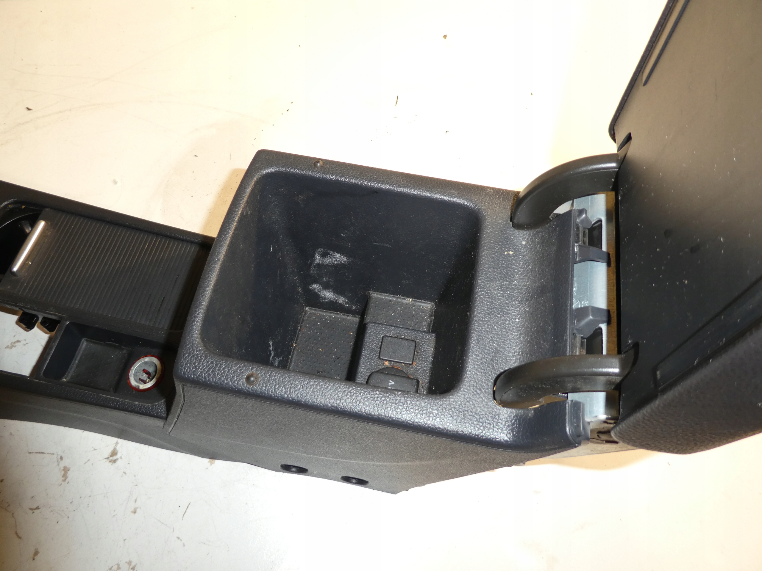 VW SHARAN TUNEL central 5M0864207E