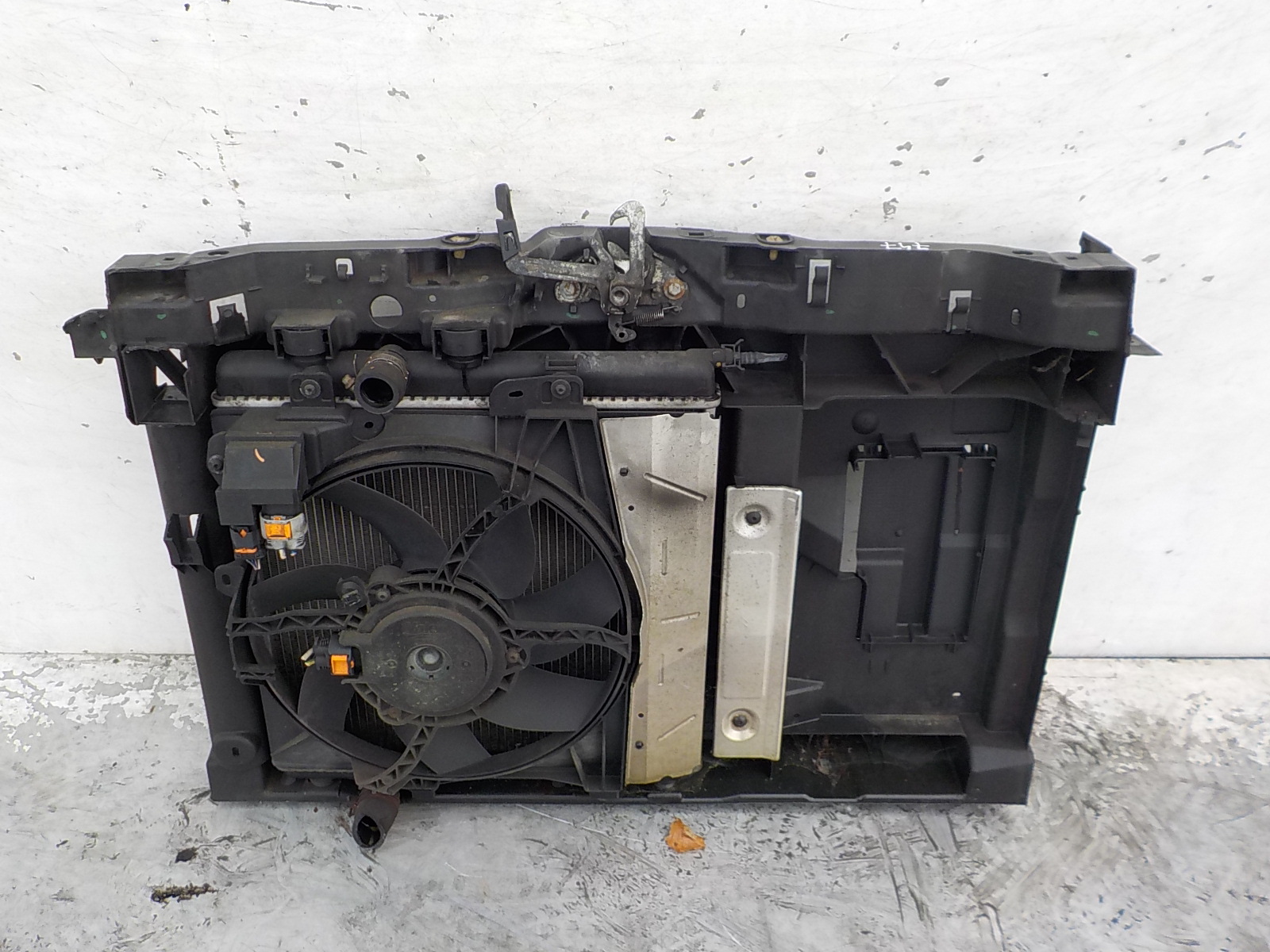 747 CITROEN C3 II LIFT 1.2 VTI support panel for radiators sider radiator