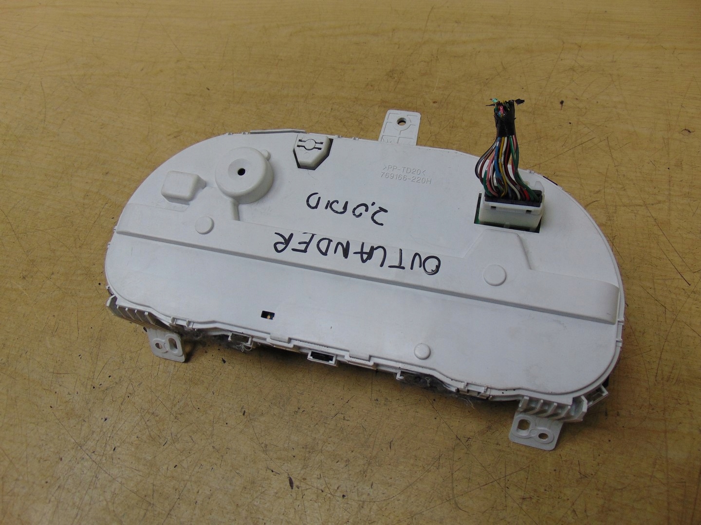 спидометр mitsubishi oe 8100-A115