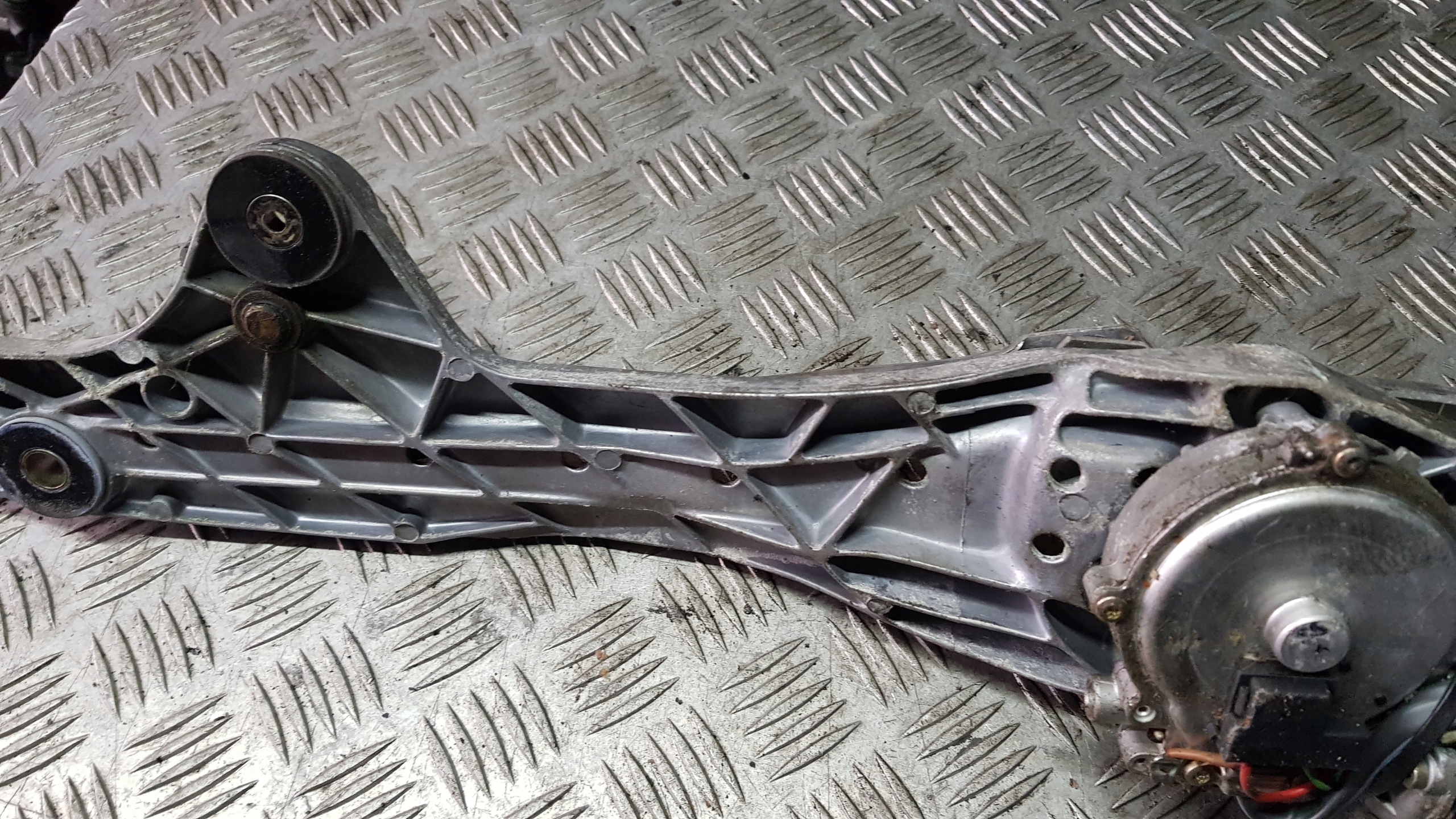 BMW E38 7 Wischergestänge vorne