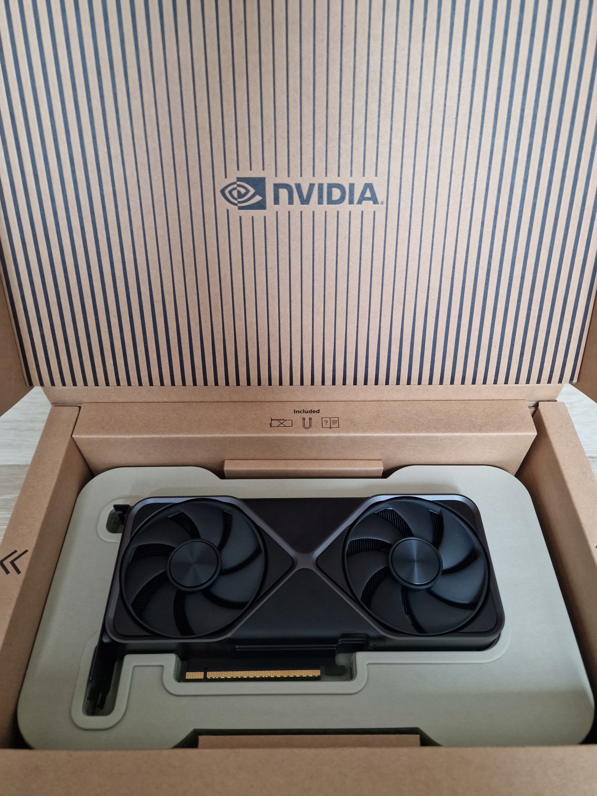 Karta graficzna Nividia RTX 5070 12 GB