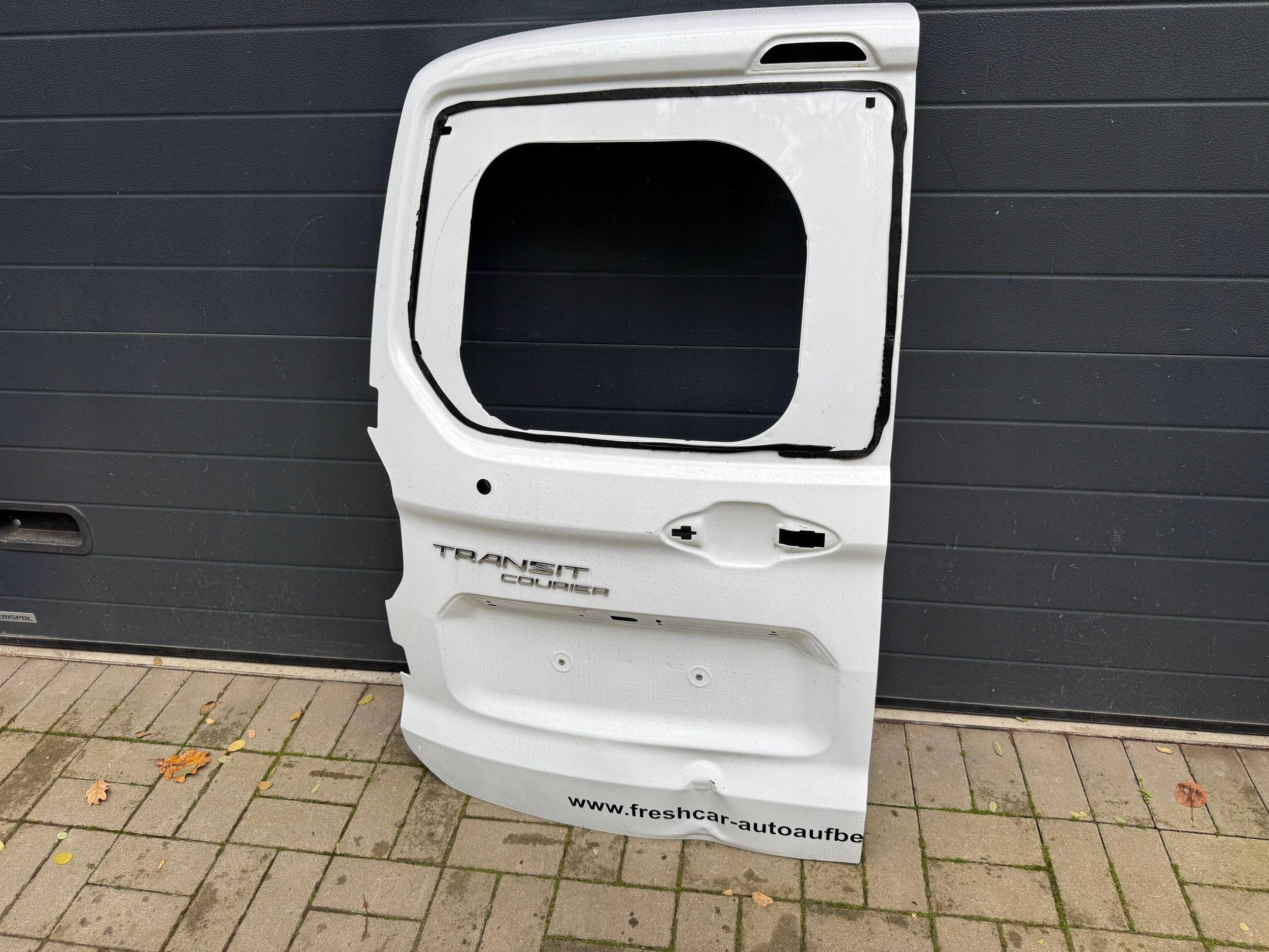 Ford Transit Courier 19- ajtó far bal hátsó