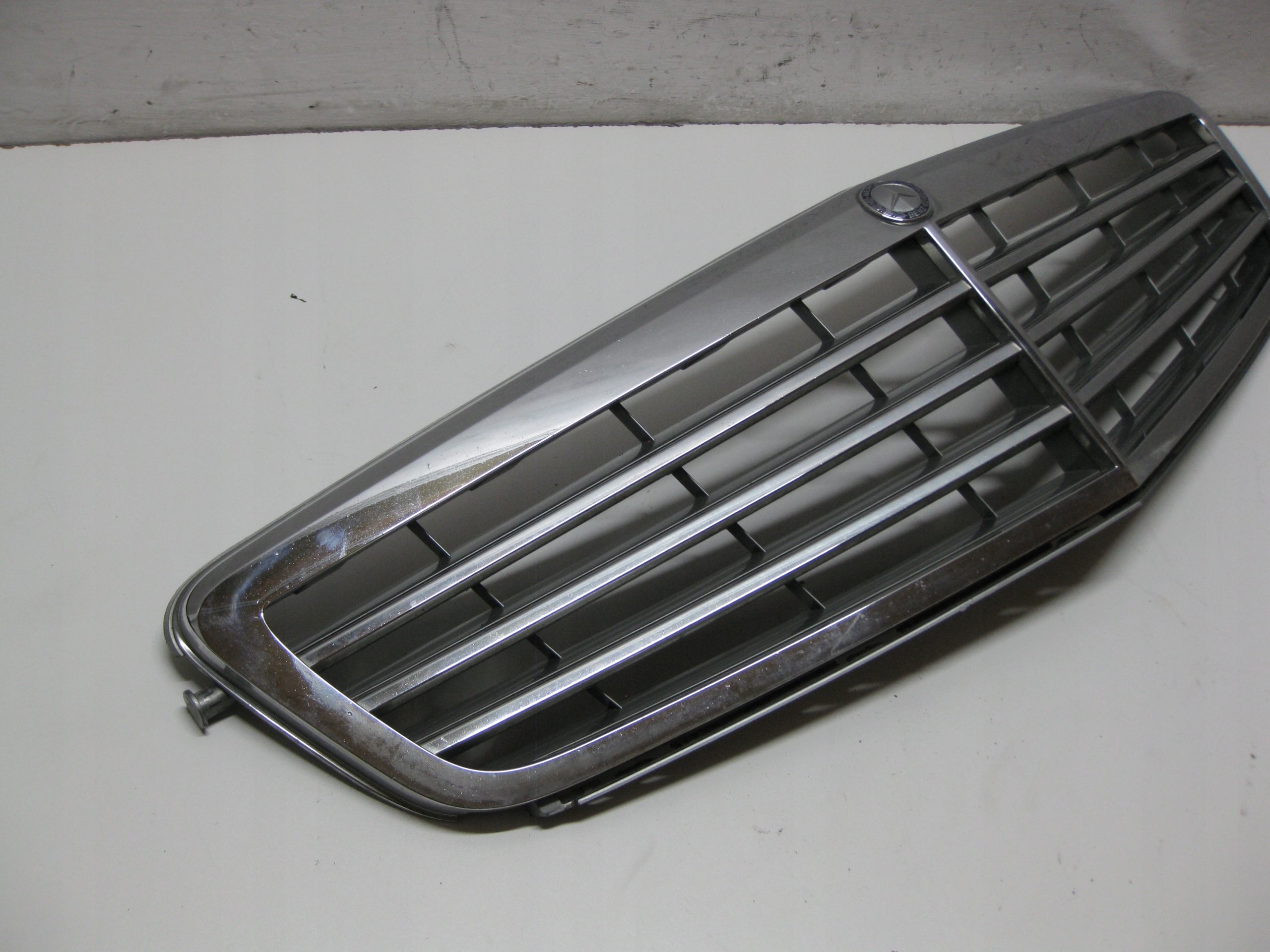MERCEDES W204 11R front PREKLADgrill A2048801483
