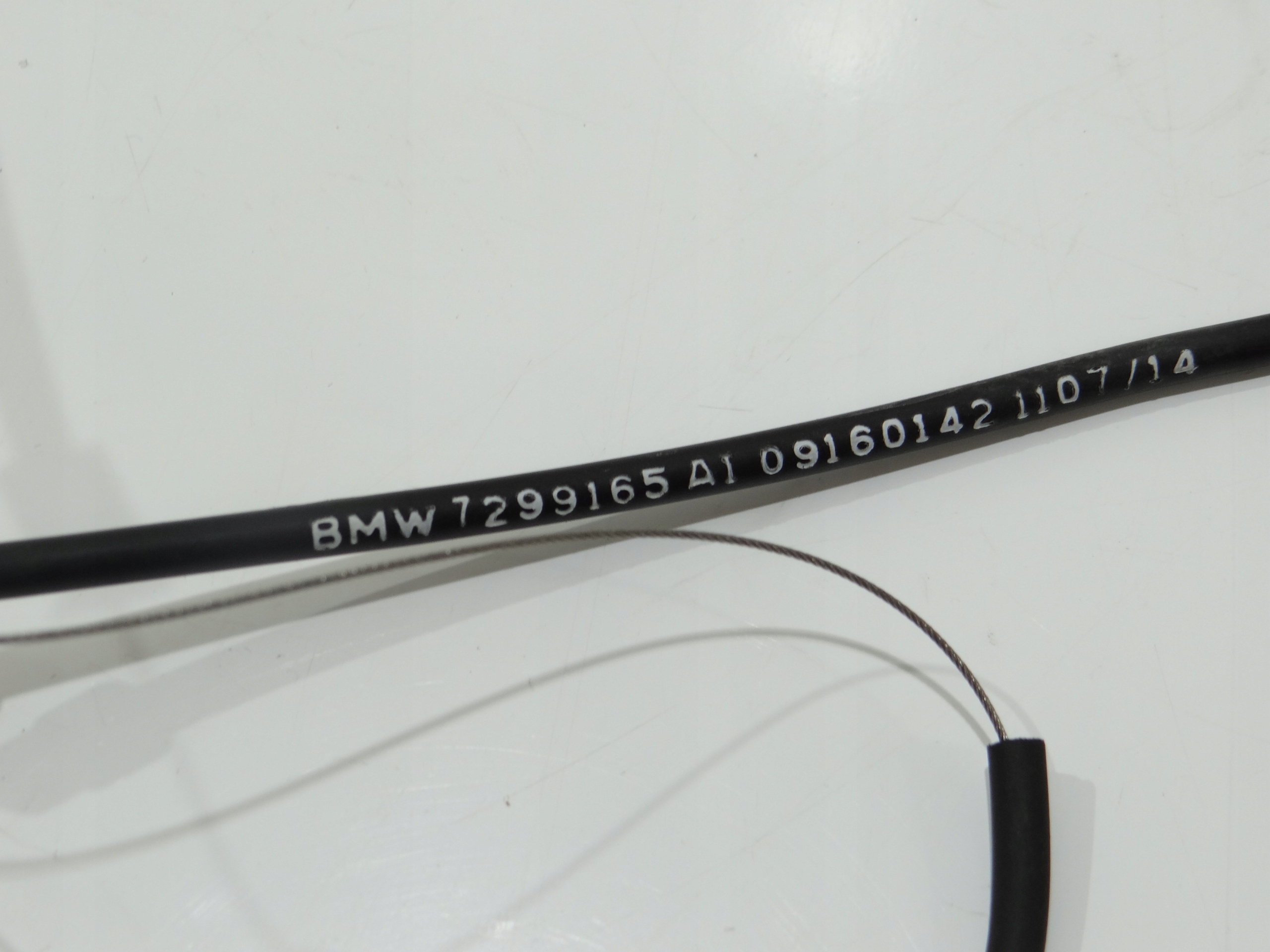 Câble Levier pour l’ouverture du capot BMW I3 7299165