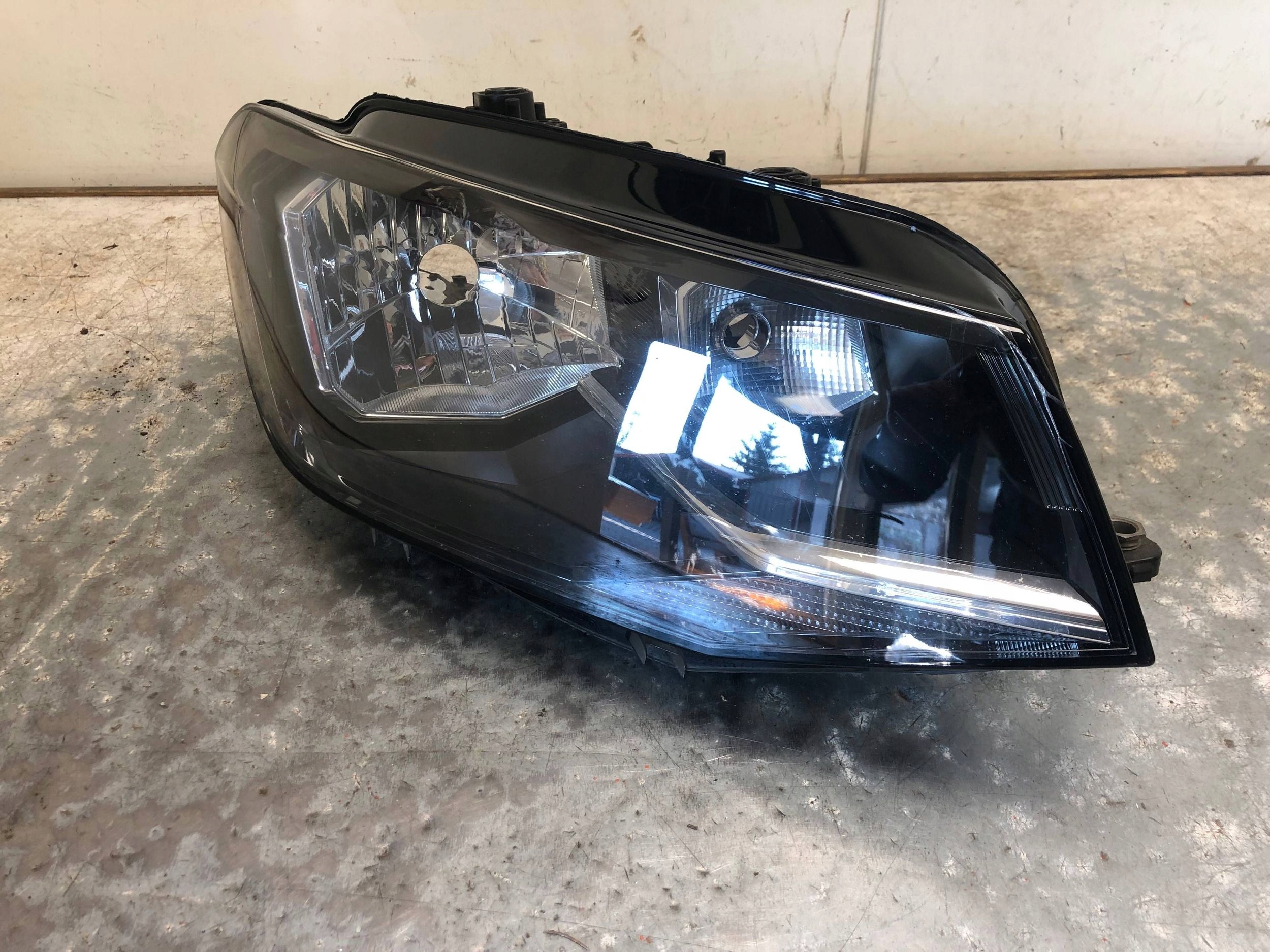 light right front VW CADDY III 2K1941016B