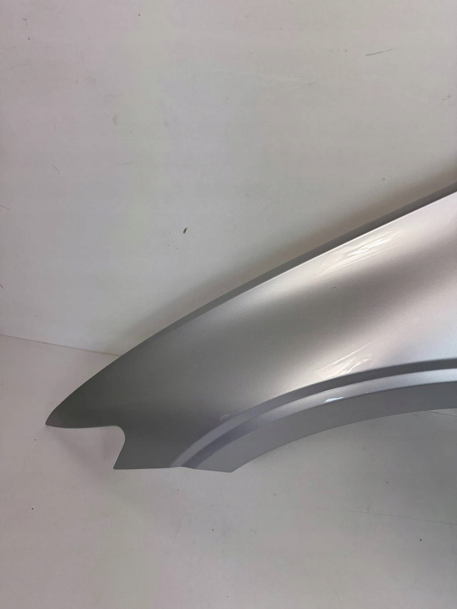 Volvo V60 II 2022 fender front left 32219763 711