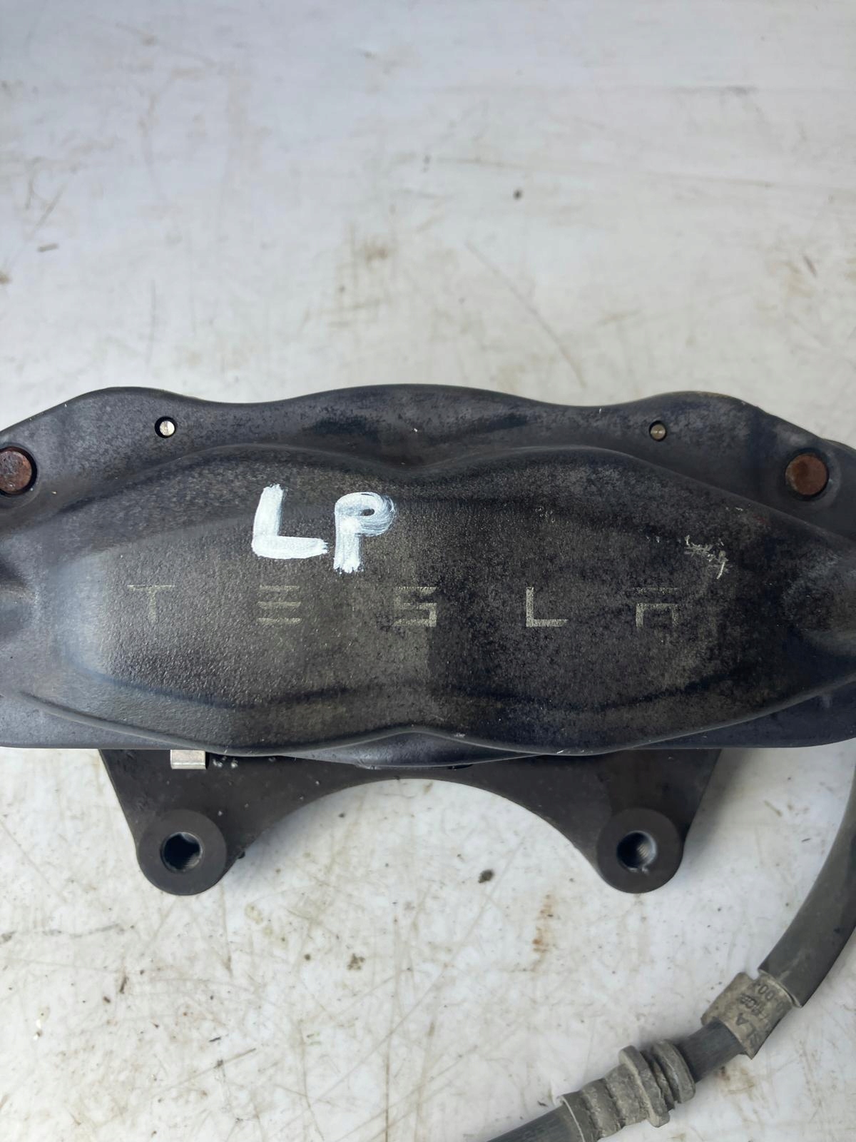 třmen brzdový levý předek TESLA MODEL S BREMBO