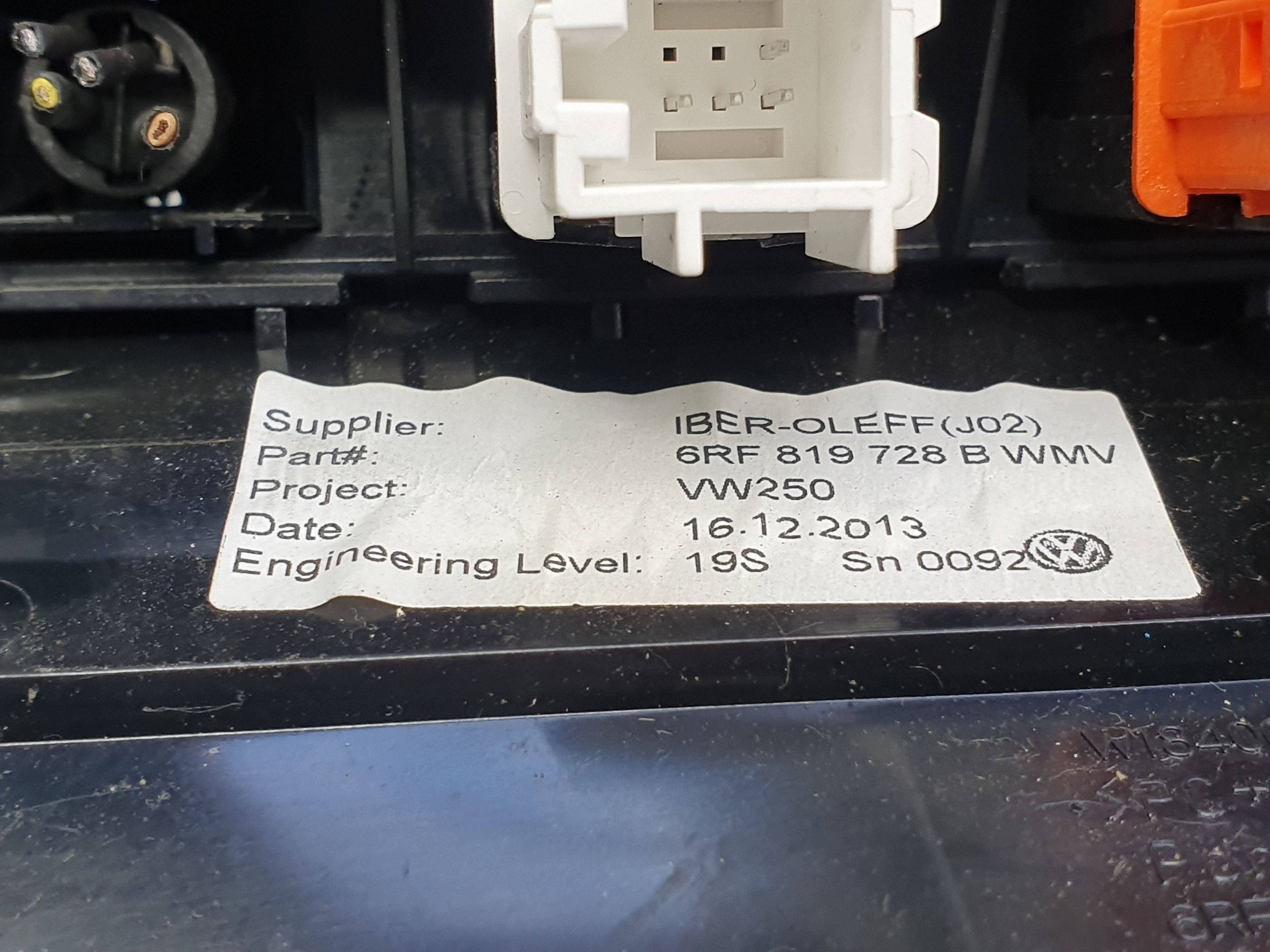 PANEL lüftungsgitter des lüfters mitte 6RF819728B VW POLO V 6C