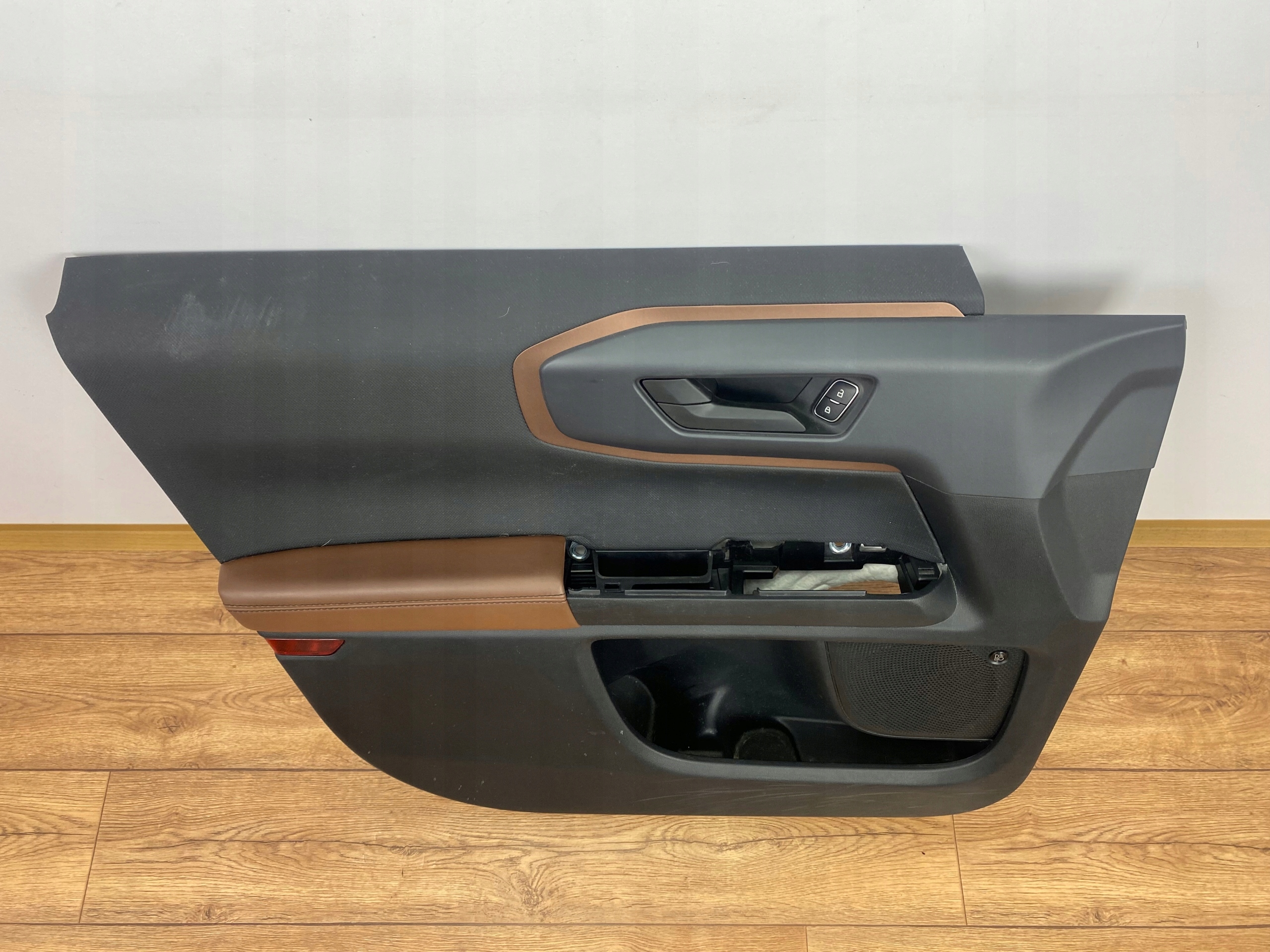 left front side door Ford Bronco Sport 2020+ USA