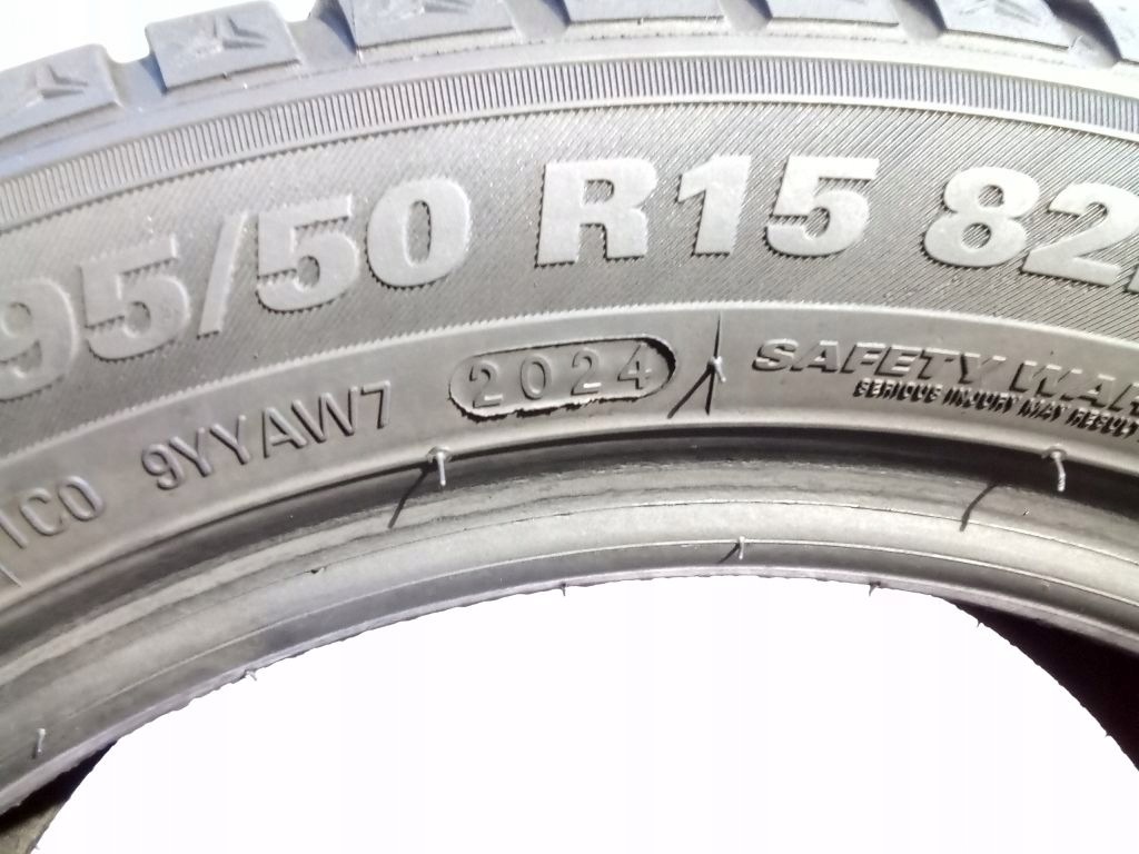 gume Kumho WinterCraft WP52 195/50/15 82H 2024 6,6mm