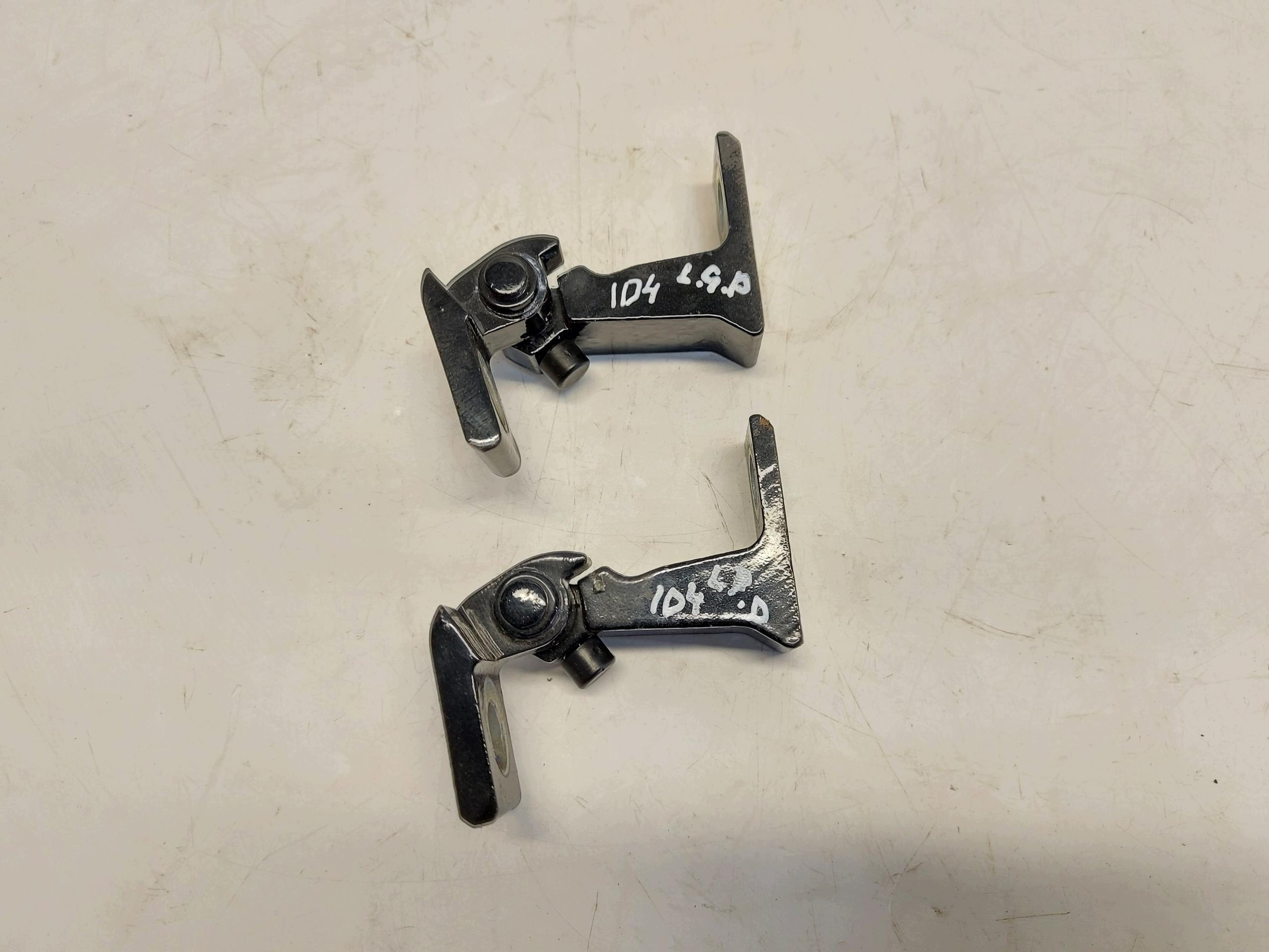 VW ID4 11A , 2024r SUV 5D hinge door front left gora dol komplet