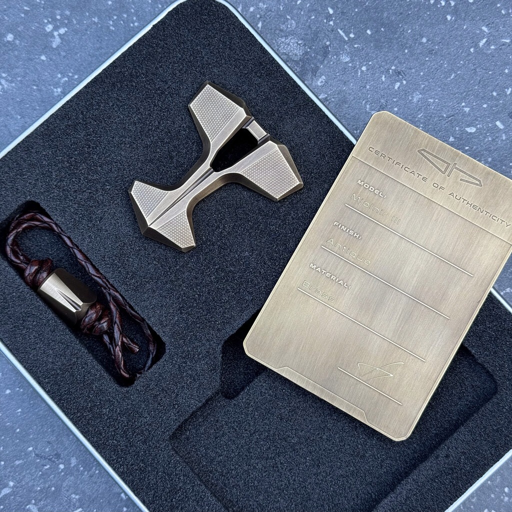 Ostap Hel Knives Mjolnir3 Brass Collectors Set|Přívěsek Worry Stone