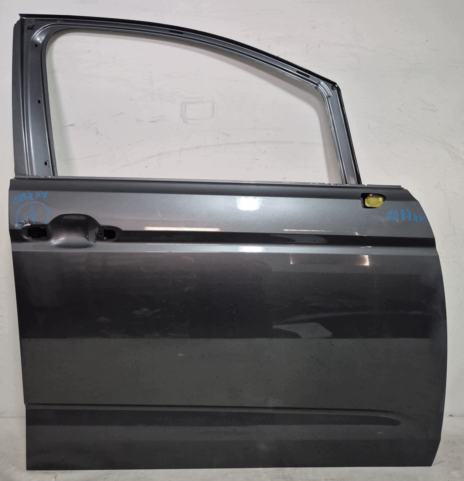VW TOURAN 5TA 15- door right front front 5TA831312F