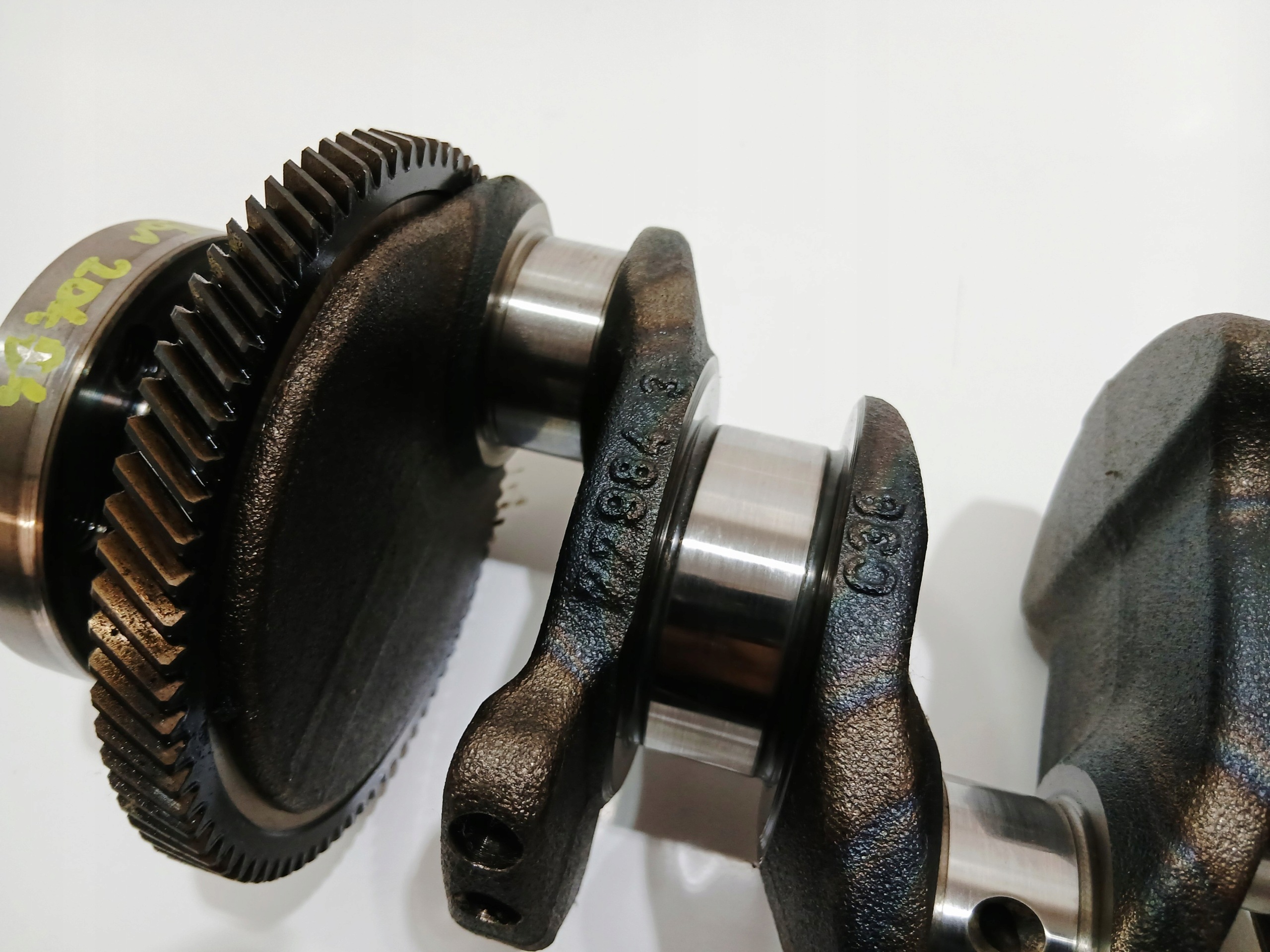crank BMW E60 2.0 D 204D4 OE 7798473