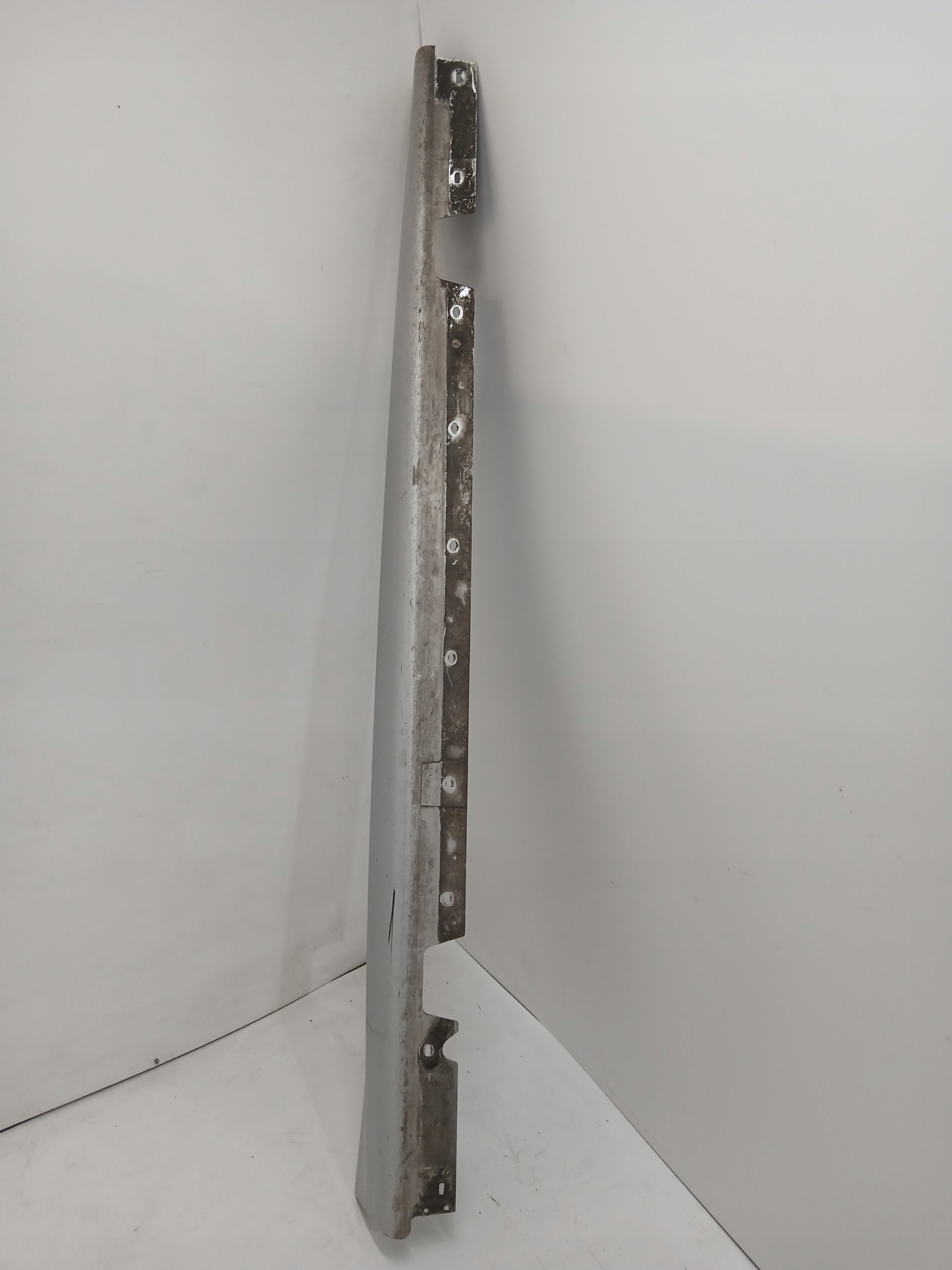 moulding threshold right BMW E90 LIFT TITANSILBER 354/7