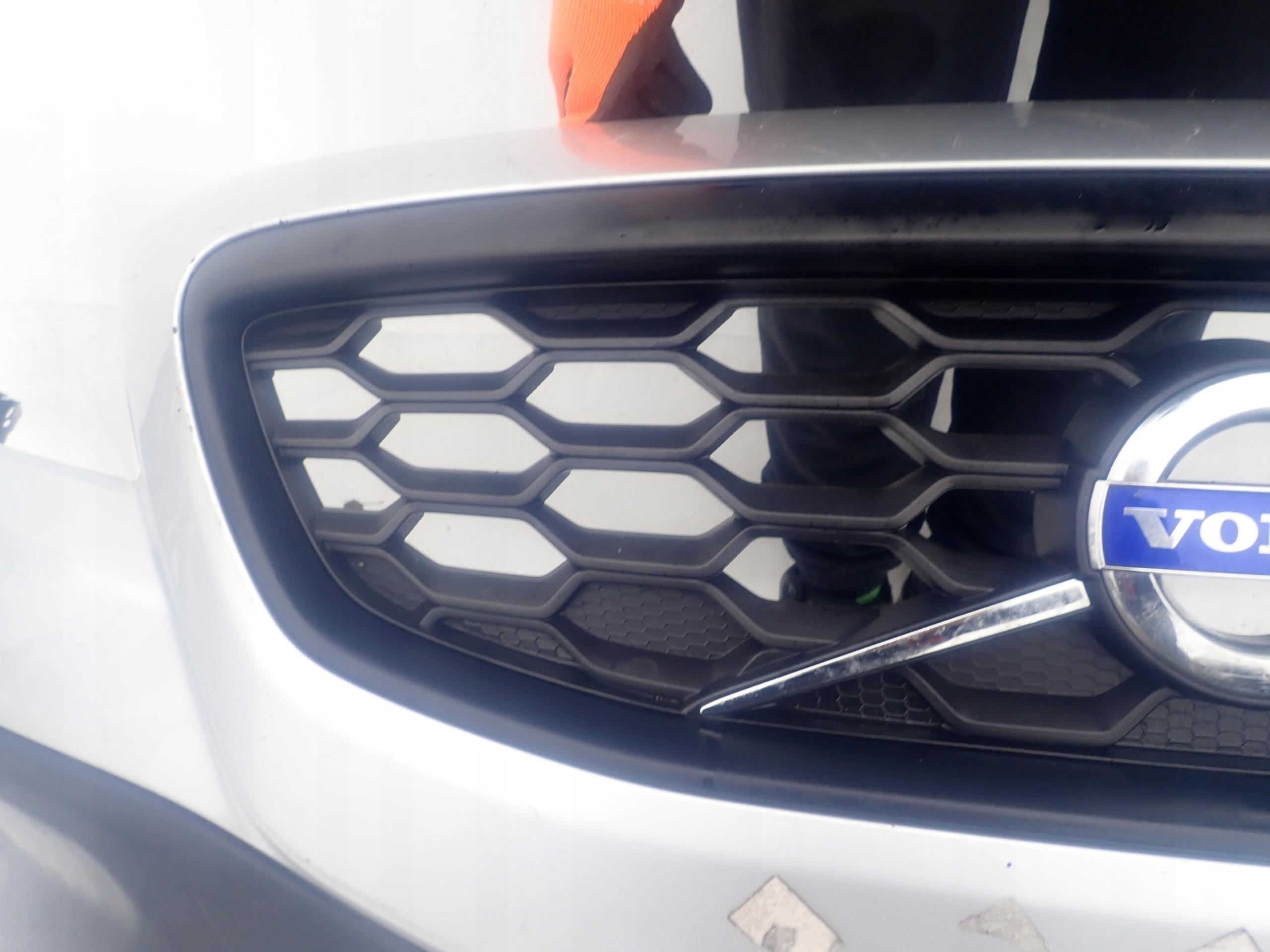 VOLVO XC40 CROSS COUNTRY 12-19 bumper front