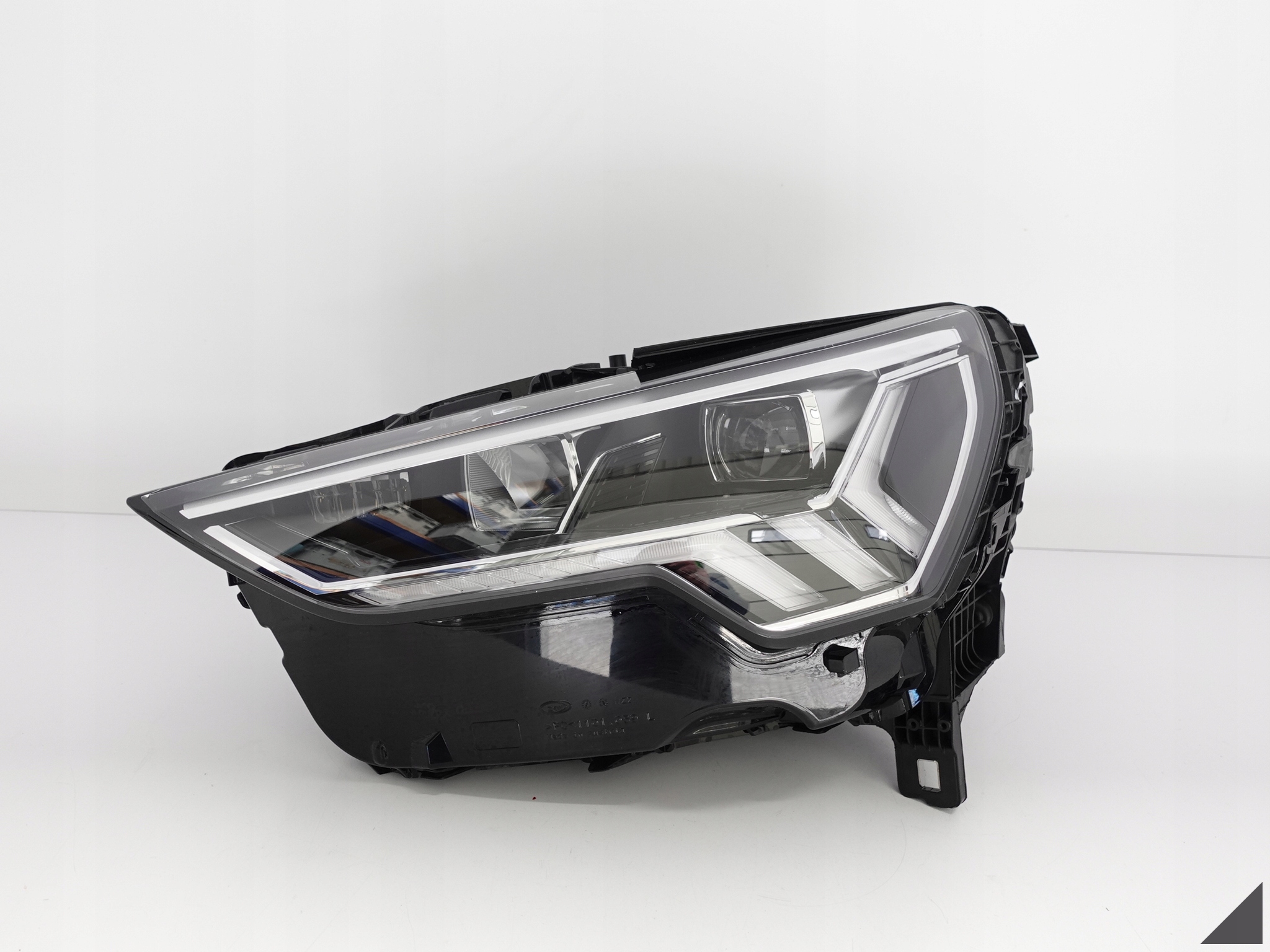 AUDI Q3 II 2 F3 83A 18- light FULL LED L B.LADNA