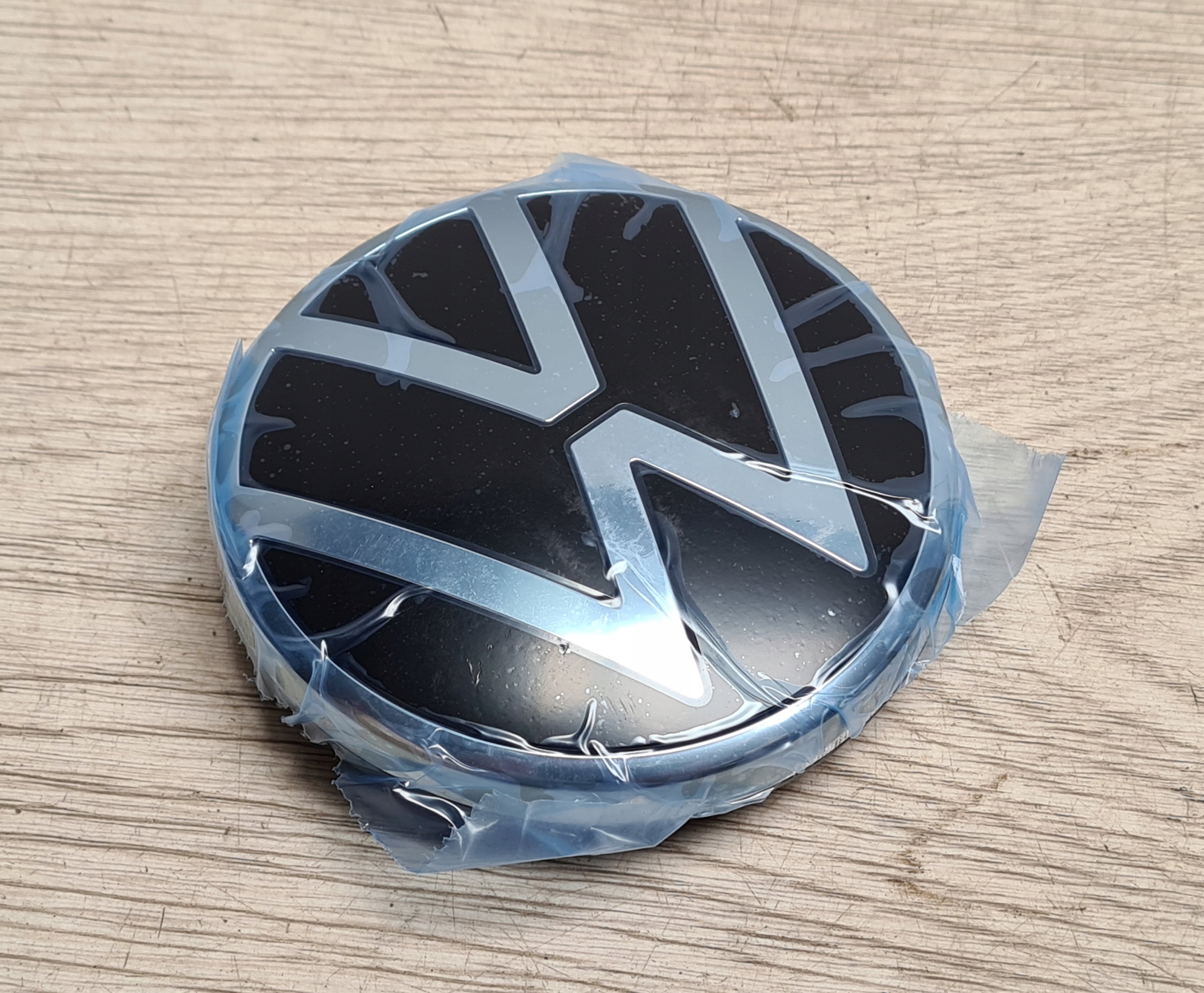 EMBLEMAT KLAPY TYŁ VW GOLF VIII 5H0853630A Marka Volkswagen