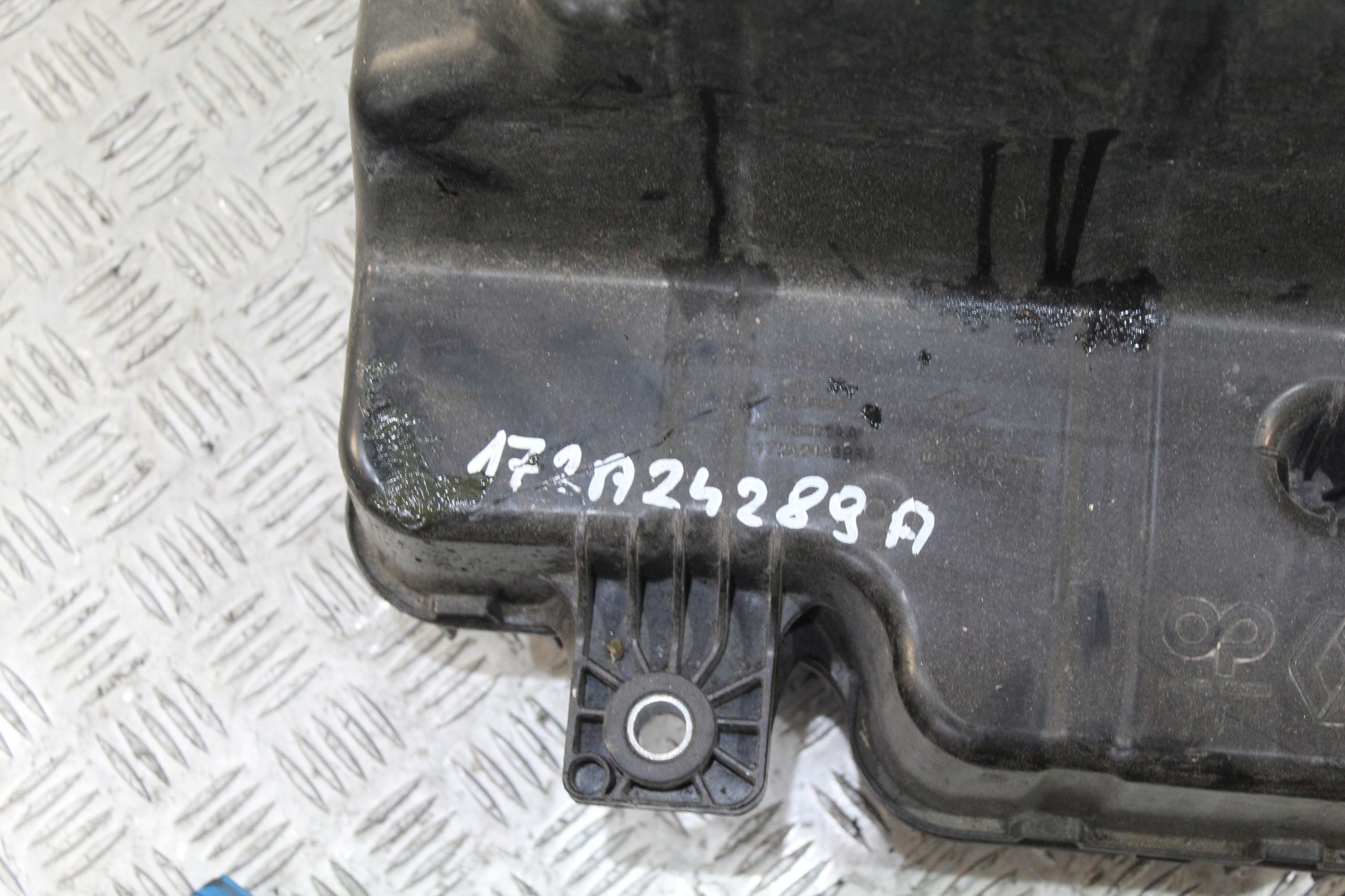 BEHÄLTER ADBLUE MASTER 3 III 172A24289R