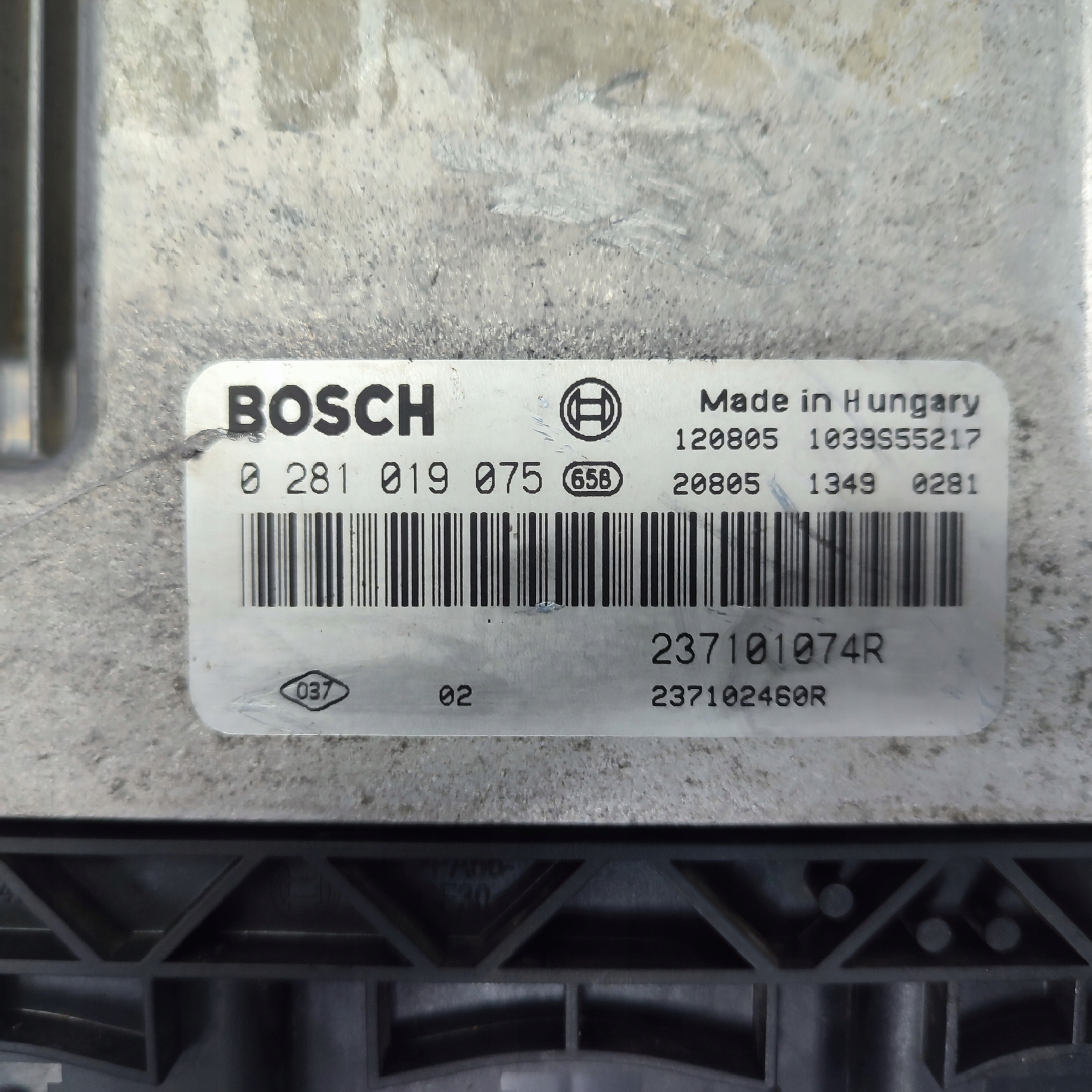 computer control unit RENAULT SCENIC OPEL VIVARO NISSAN 1.6 DCI 0281019075