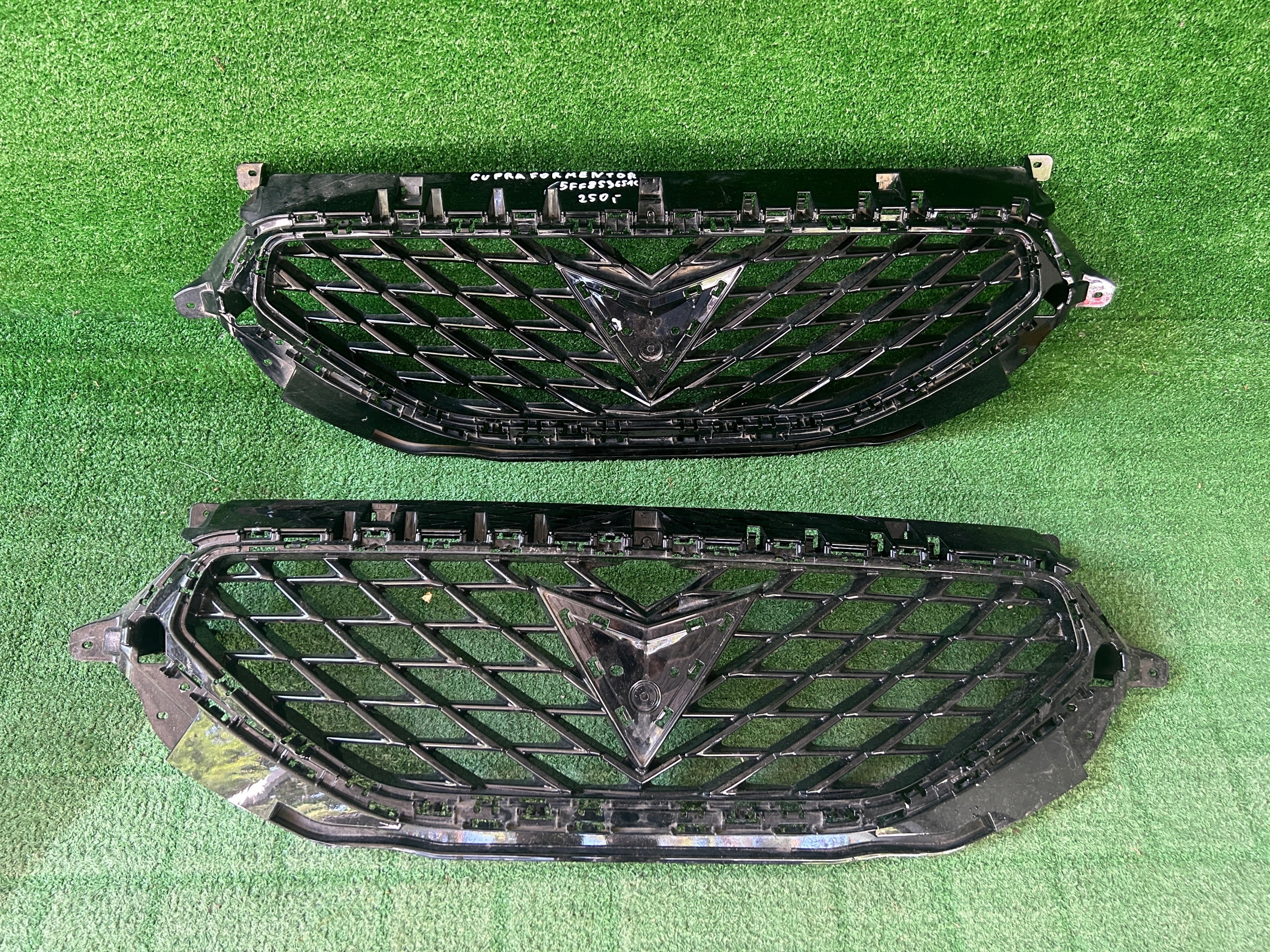 Cupra Formentor grill grille front 5FF853651C