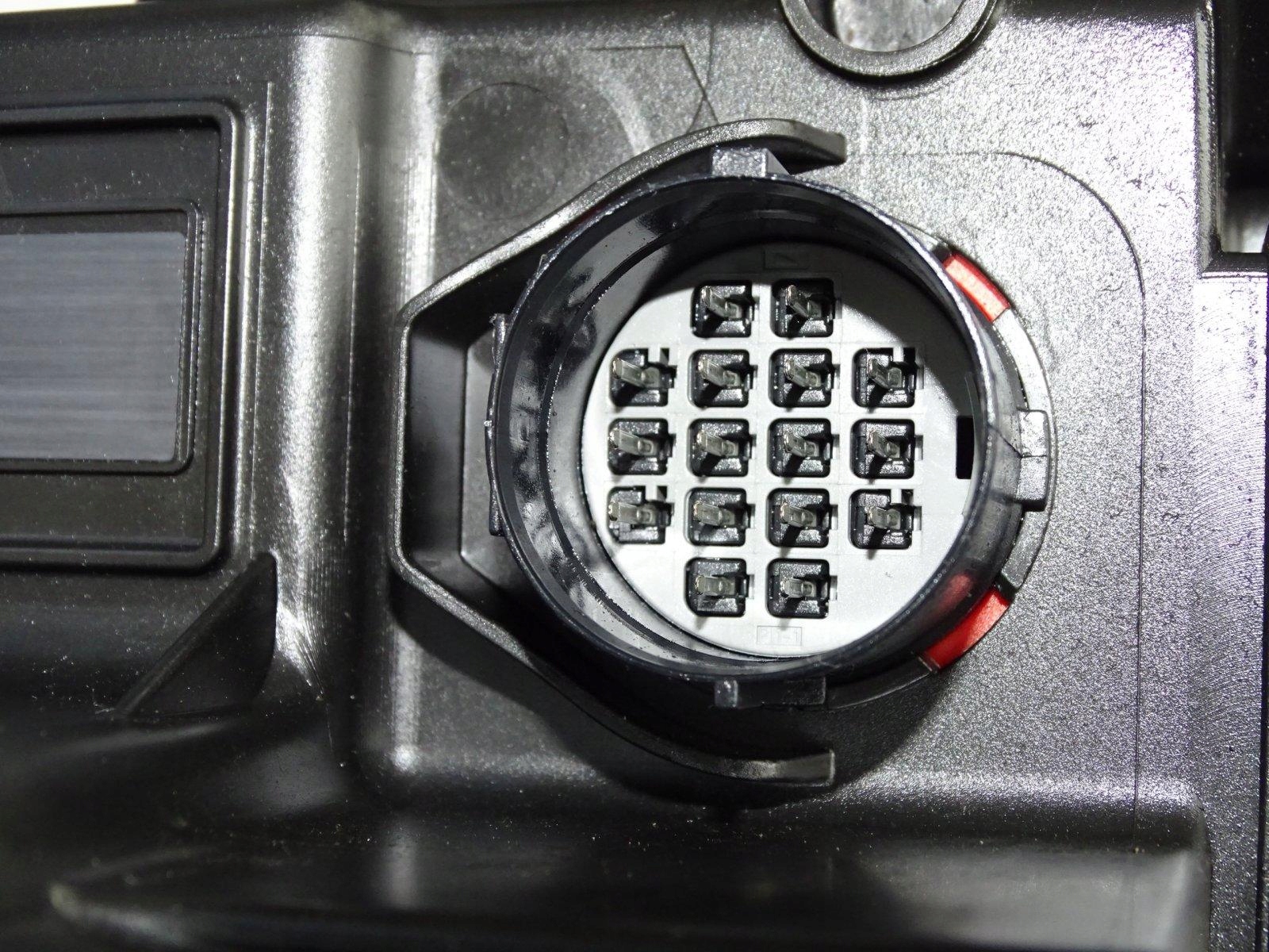 BI-XENON LAMPY 16 PIN RANGE ROVER VOGUE L405 2013 Typ samochodu Samochody osobowe