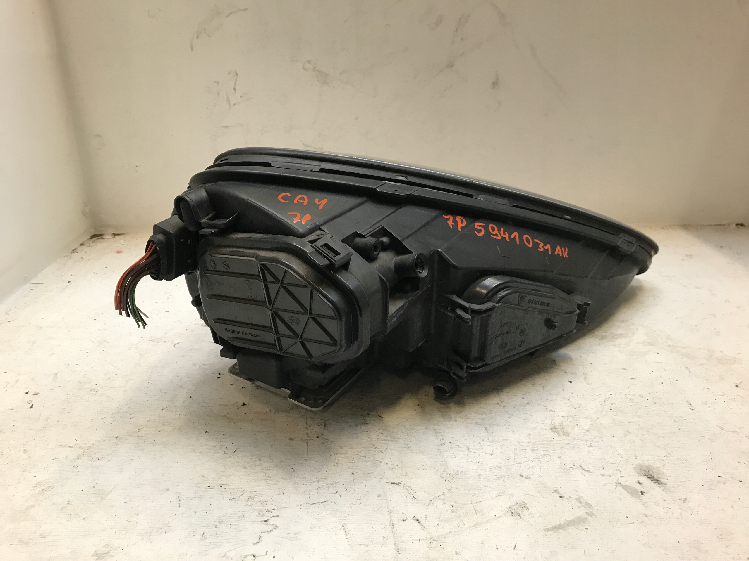 CAYENNE 7P LAMPA PRZÓD LEWA XENON EU KPL 10-14 Typ samochodu Samochody osobowe