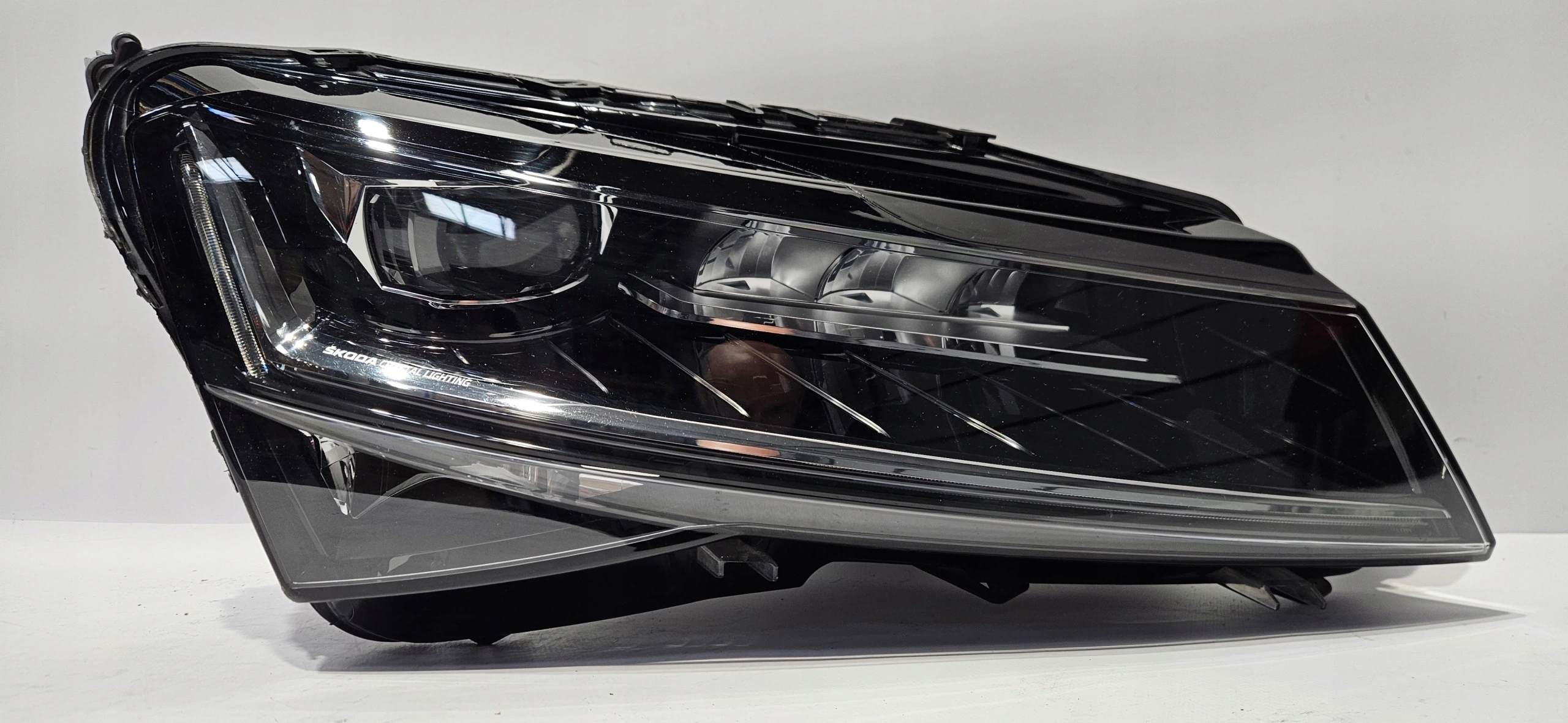 light right front FULL LED SKODA SUPERB III LIFT 19- original 3V1941016D