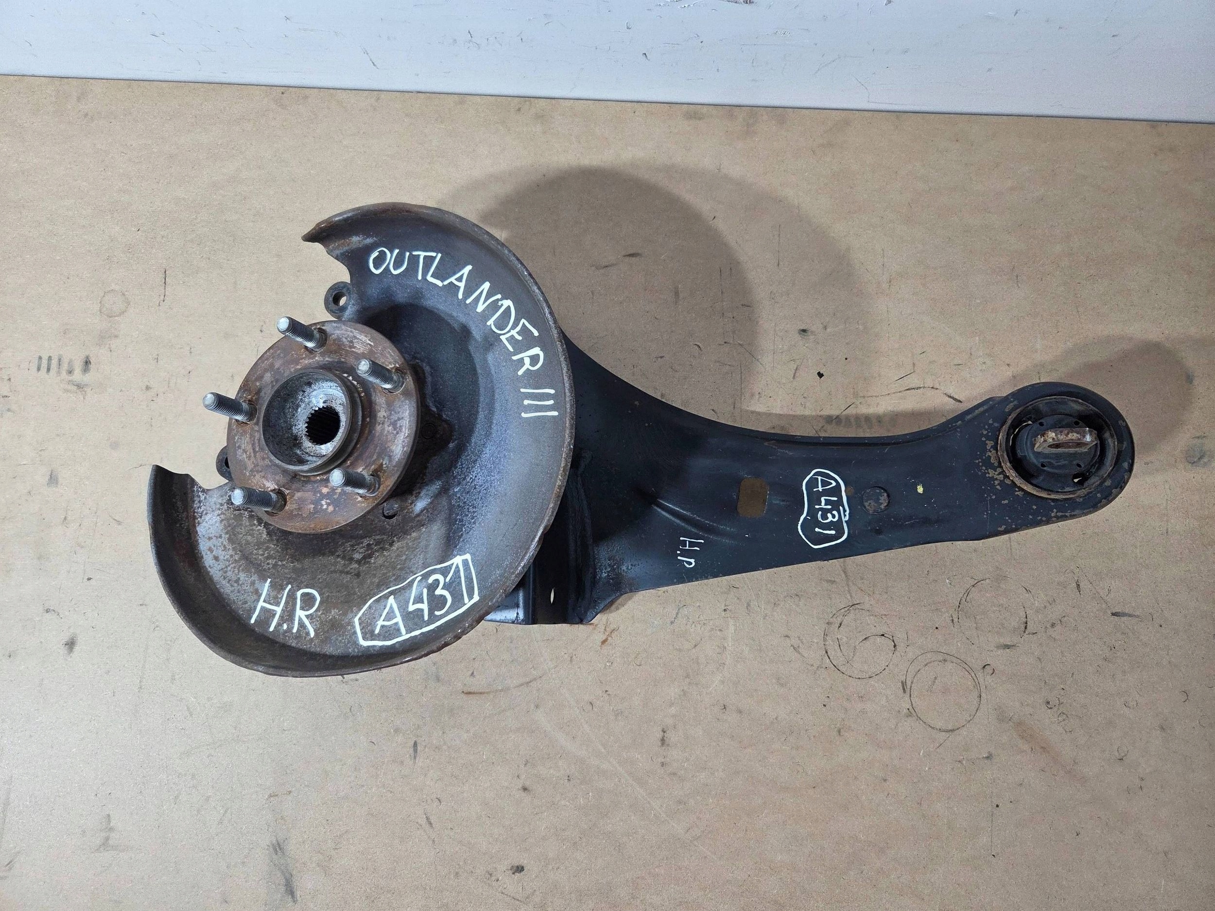 Mitsubishi Outlander III 2,4 PHEV AWD swing rear right (A431)