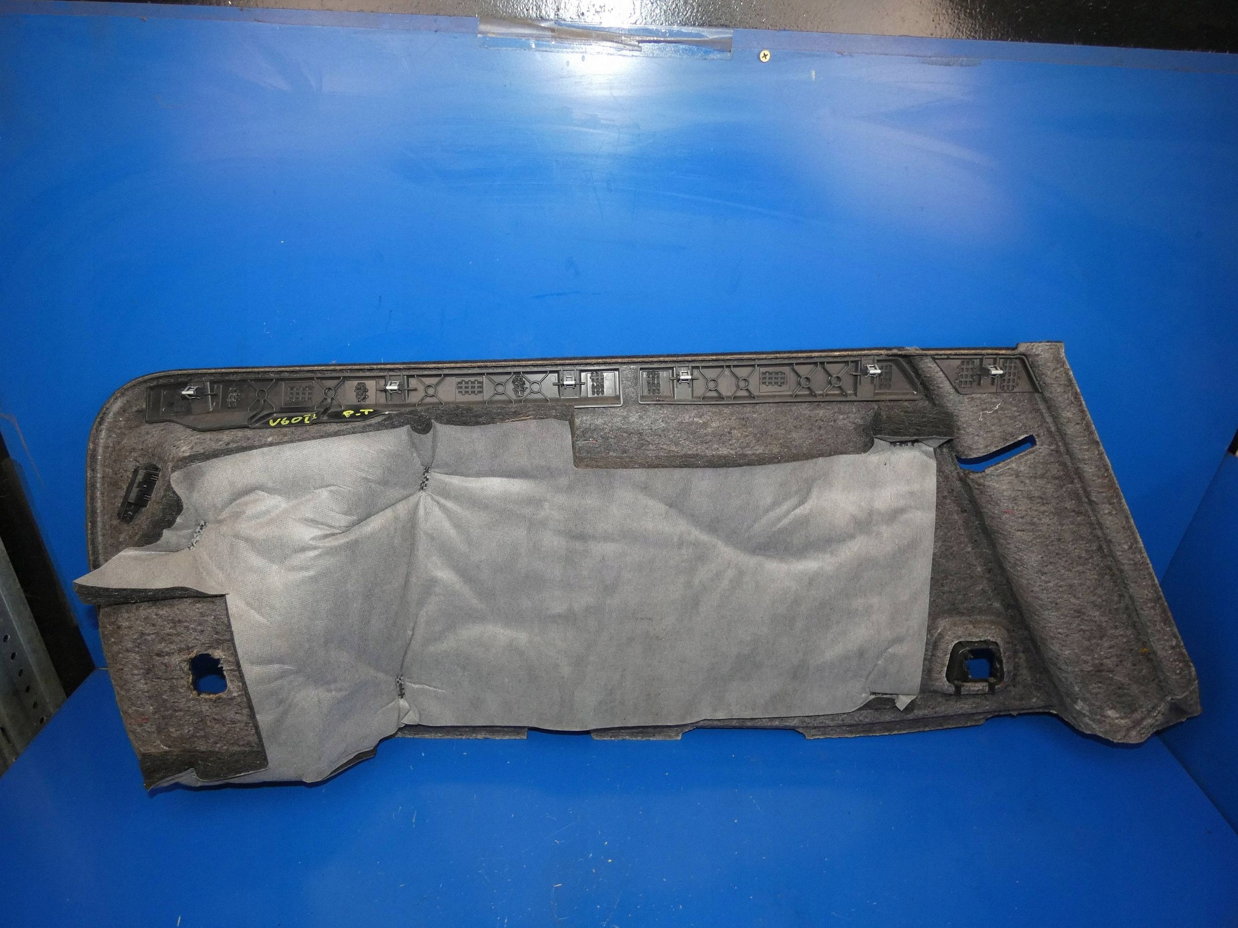 VOLVO V60 II 18- side upholstery boot right rear part