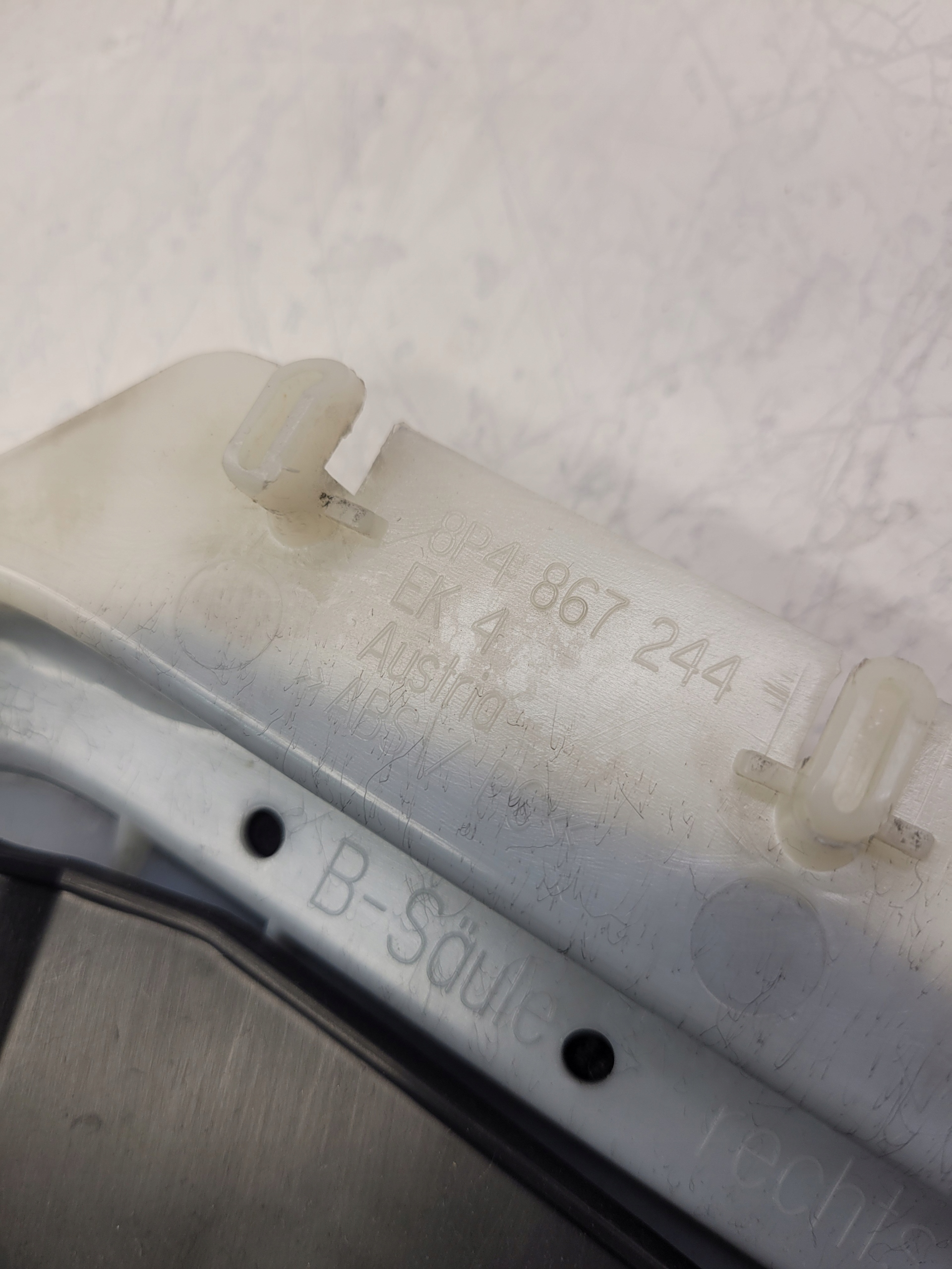 Blende Abdeckung SLUPKA B rechts AUDI A3 8P 5-D 8P4867244
