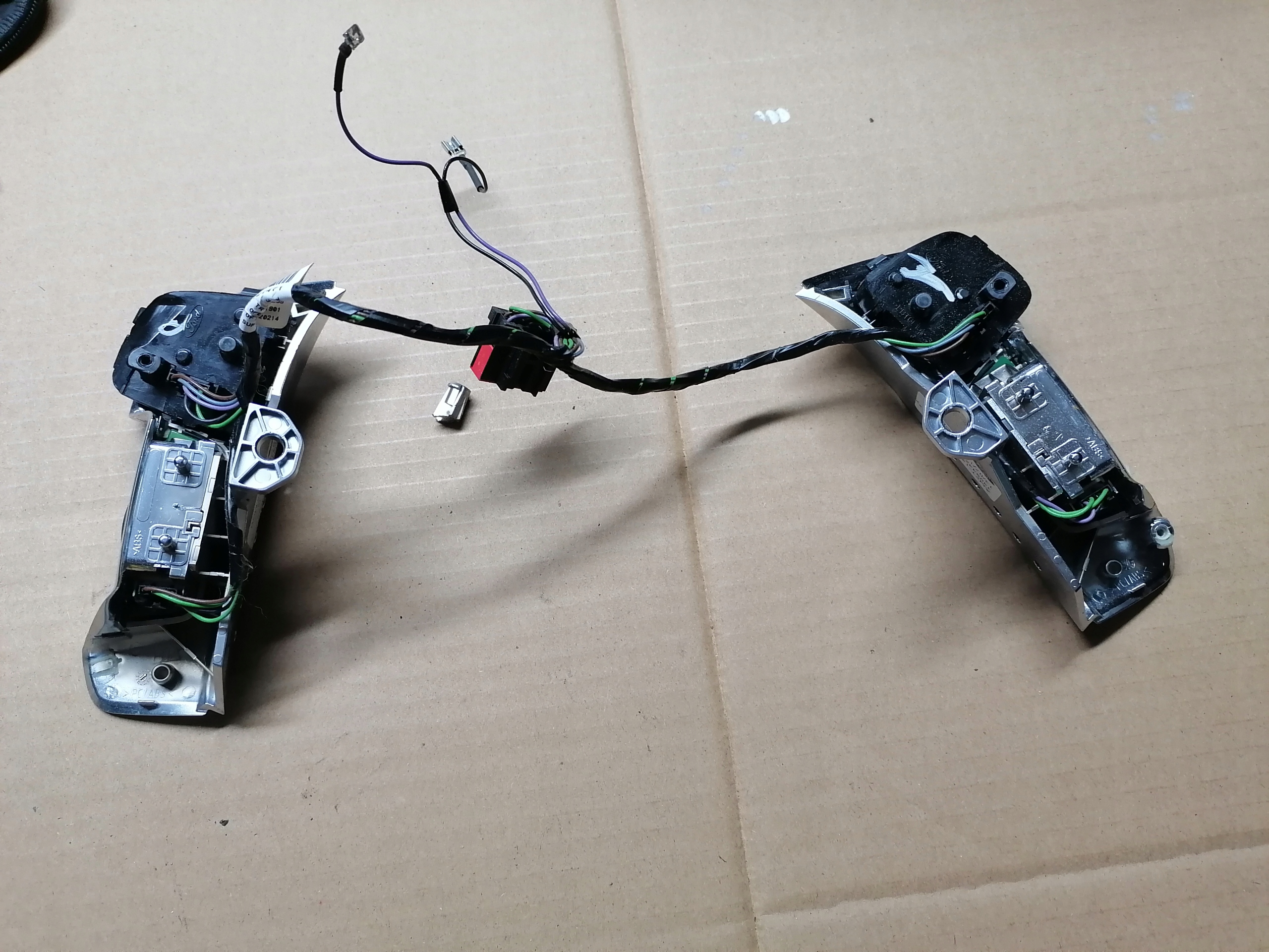 КНОПКИ КРУЇЗ-КОНТРОЛЮ MONDEO MK4 GALAXY MK3 S-MAX