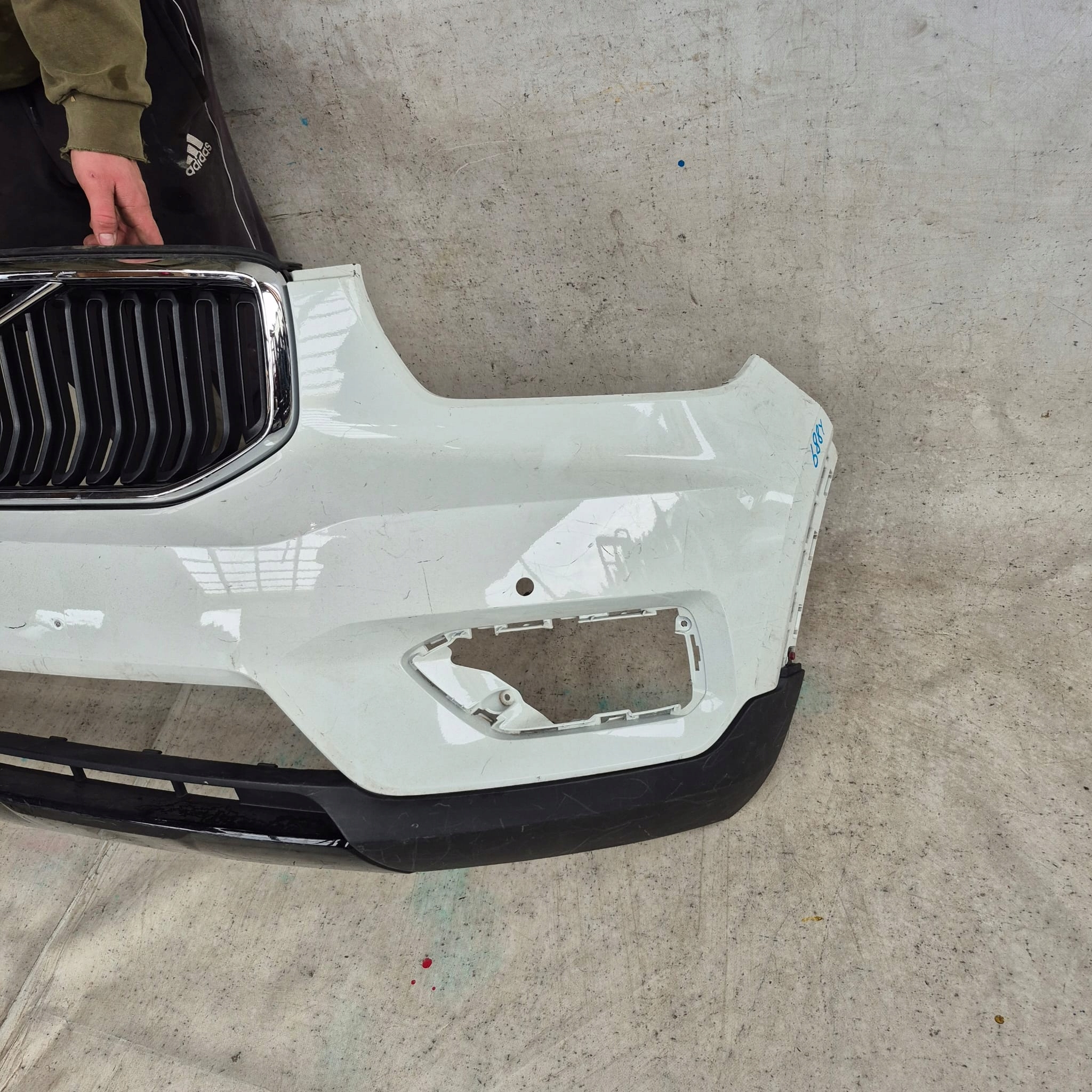 VOLVO XC40 17-22 bumper front front PDC