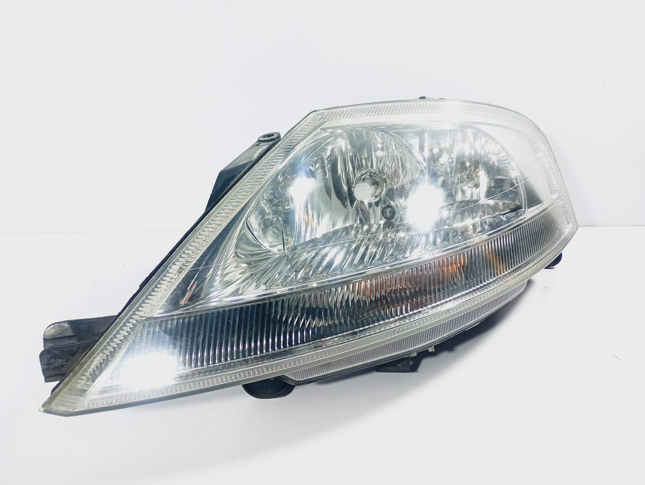 light left front REFLEKTOR left front OE 9682673080 Citroen C3 and 02-09