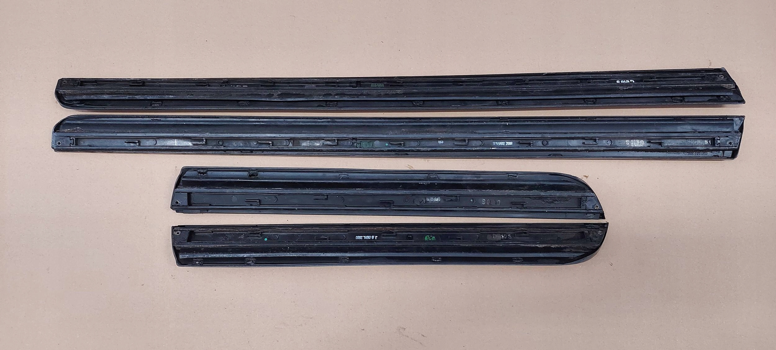 lišty dveře AUDI A4 B6 A4 B7 S-LINE KOMPLET LAK: LY7G
