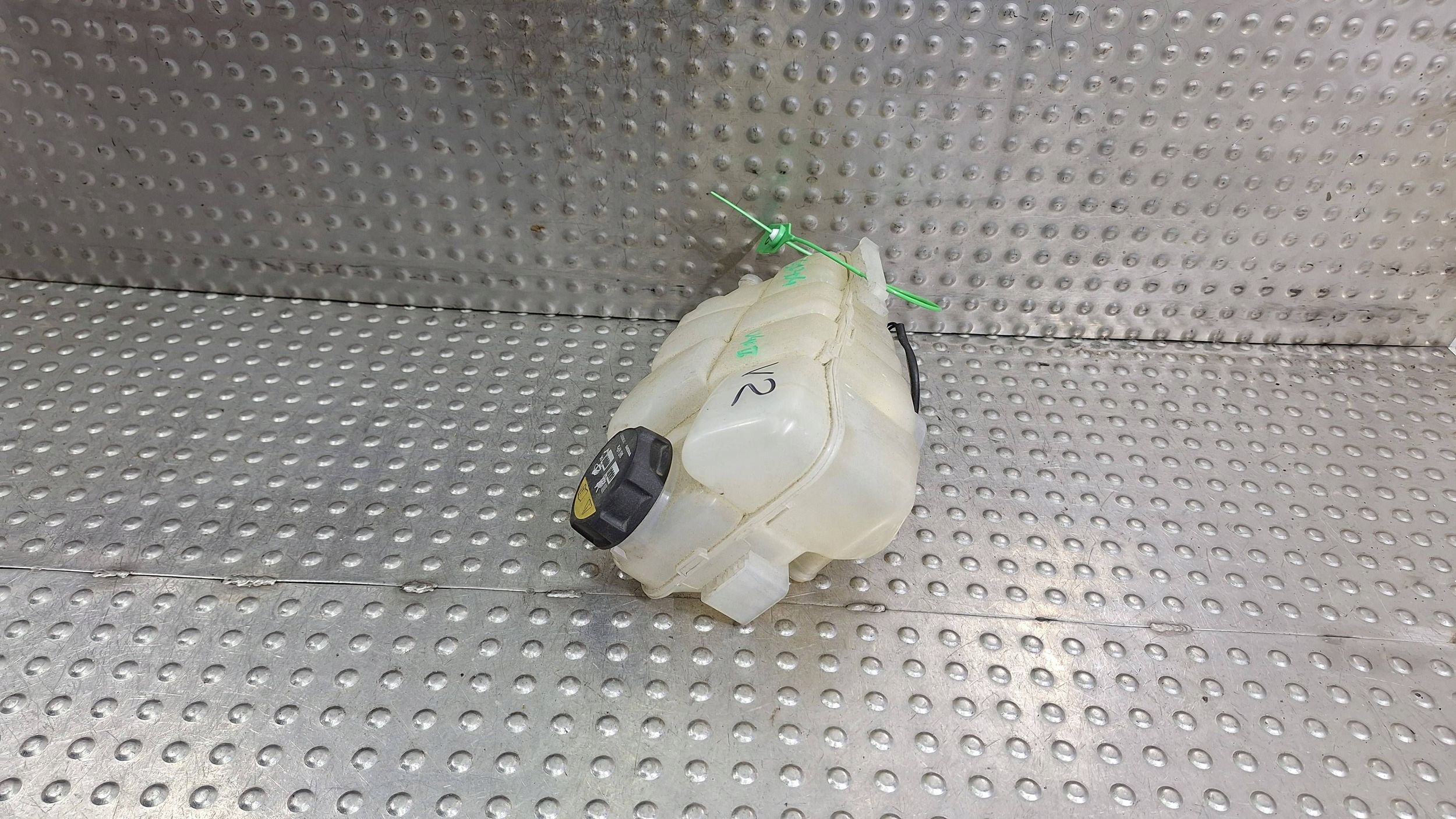 Réservoir eau 31338764 VOLVO V40 II 2.0 D