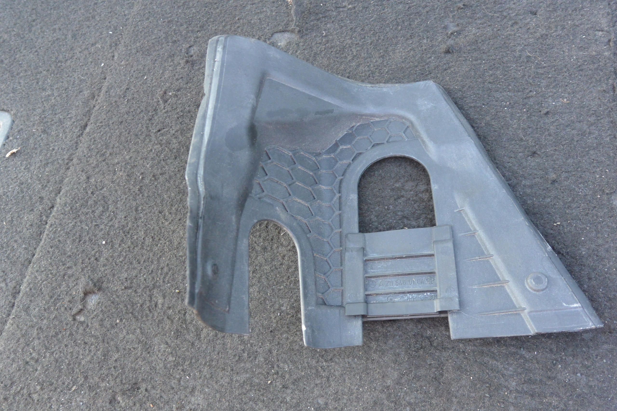 COUVRE KOMORY MOTEUR MERCEDES W211