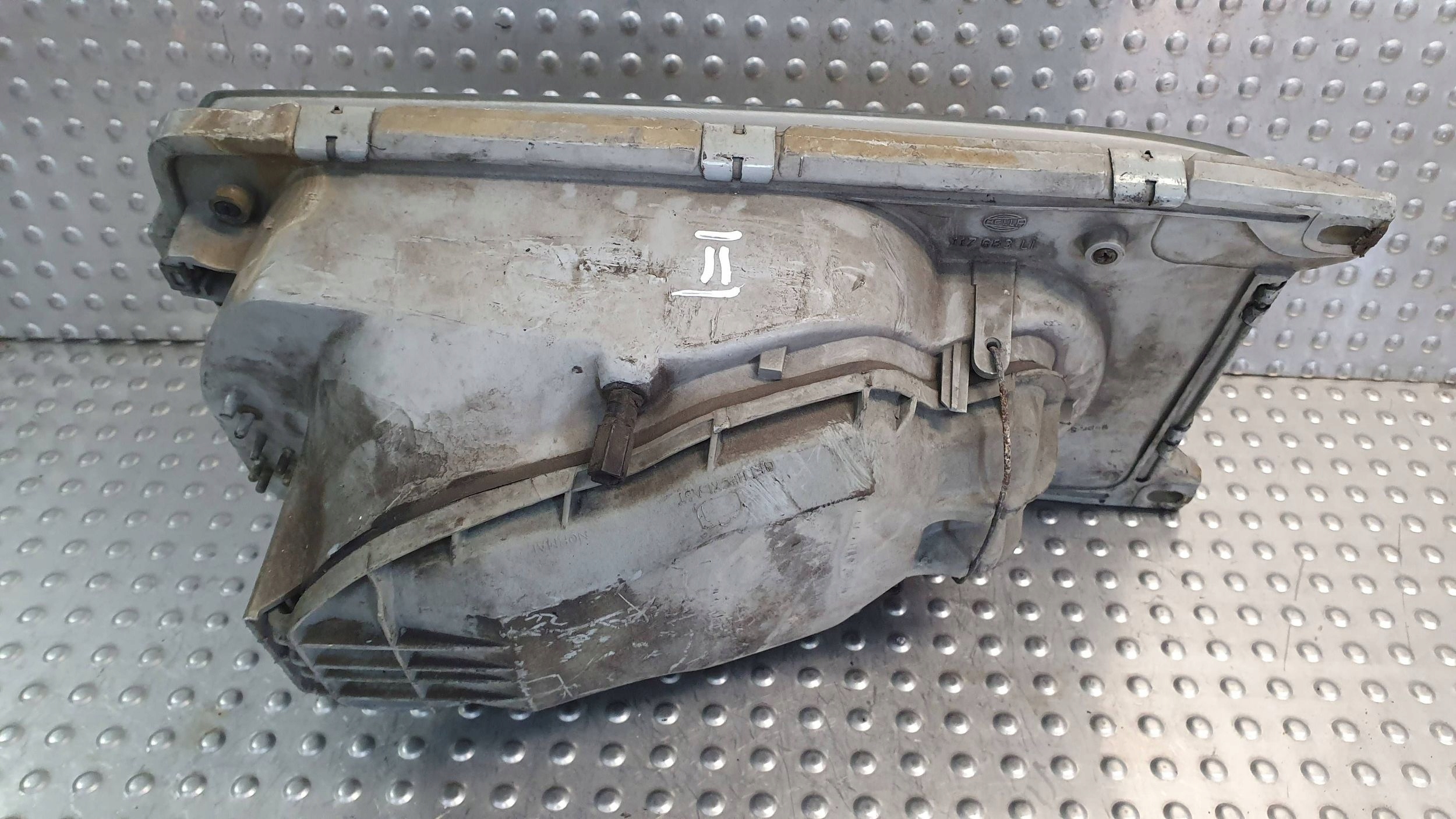 light front left MERCEDES W123 75