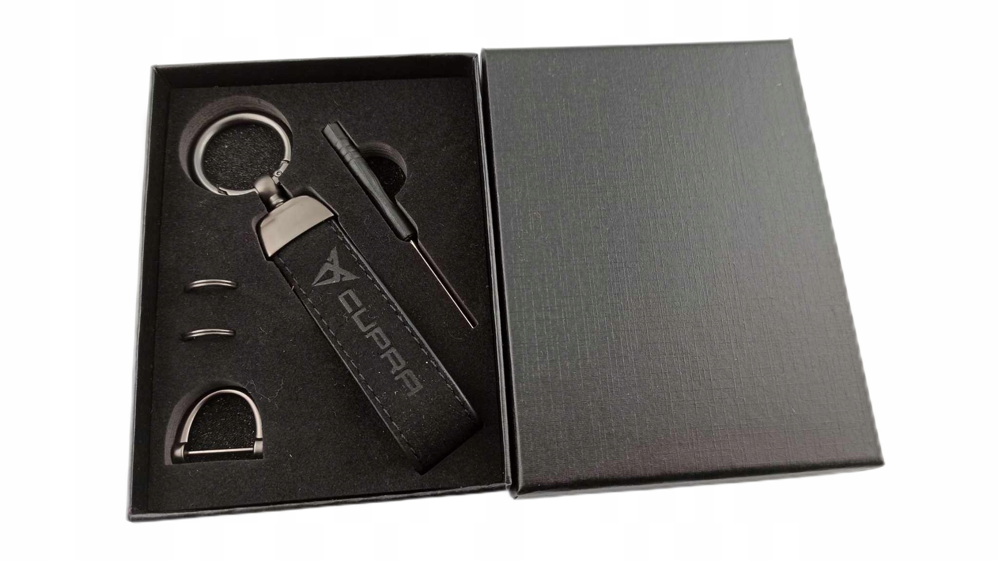 Cupra Brelok Breloczek Alcantara Czarny Nowy Model Pudełko