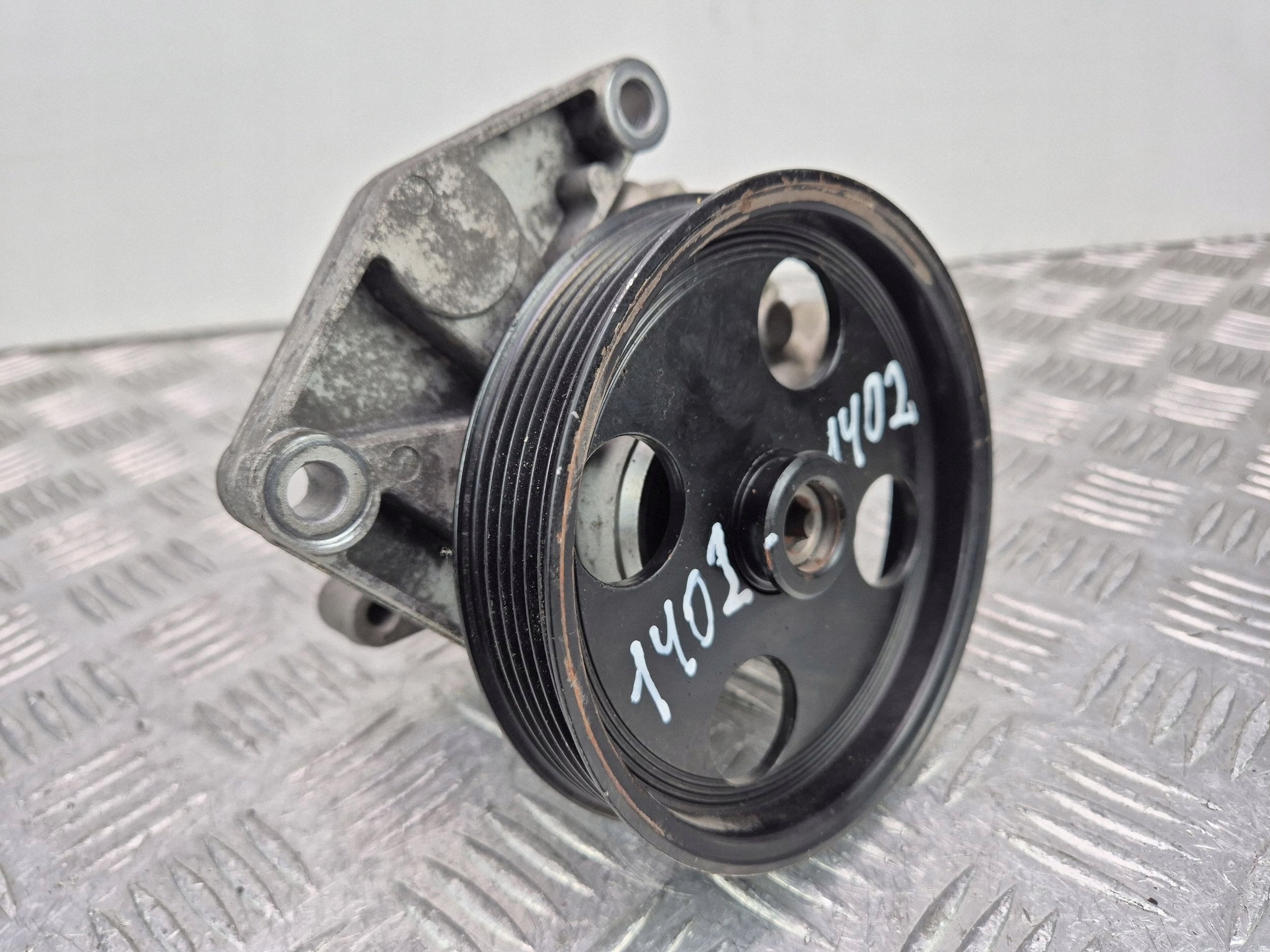 Mercedes E350 W211 272.964 pompe direction assistée A0044663601