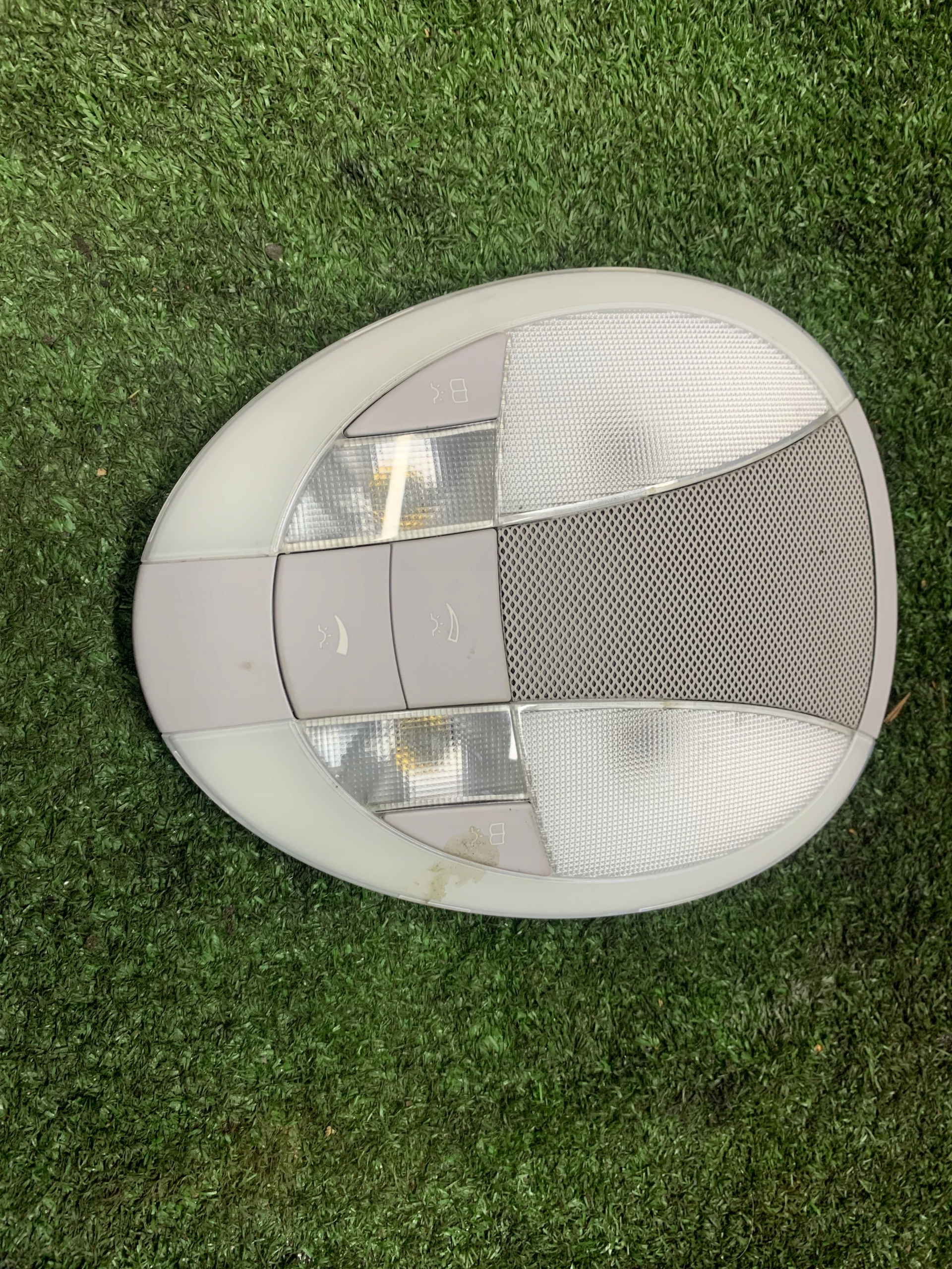 LAMPKA PODSUFITKI MERCEDES W211 LIFT A2118207501