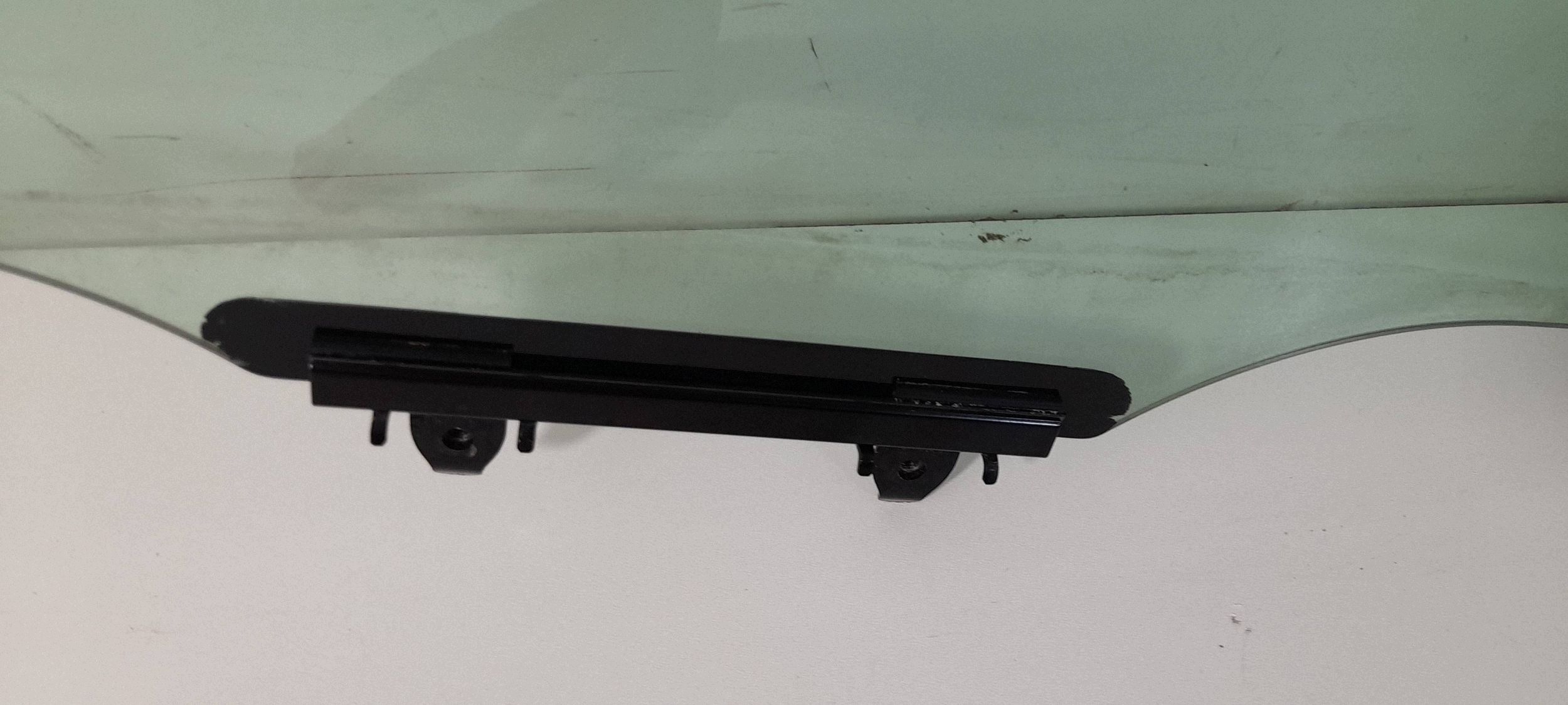 Toyota Corolla E21 LAMISAFE klejona window door front right (ST41)