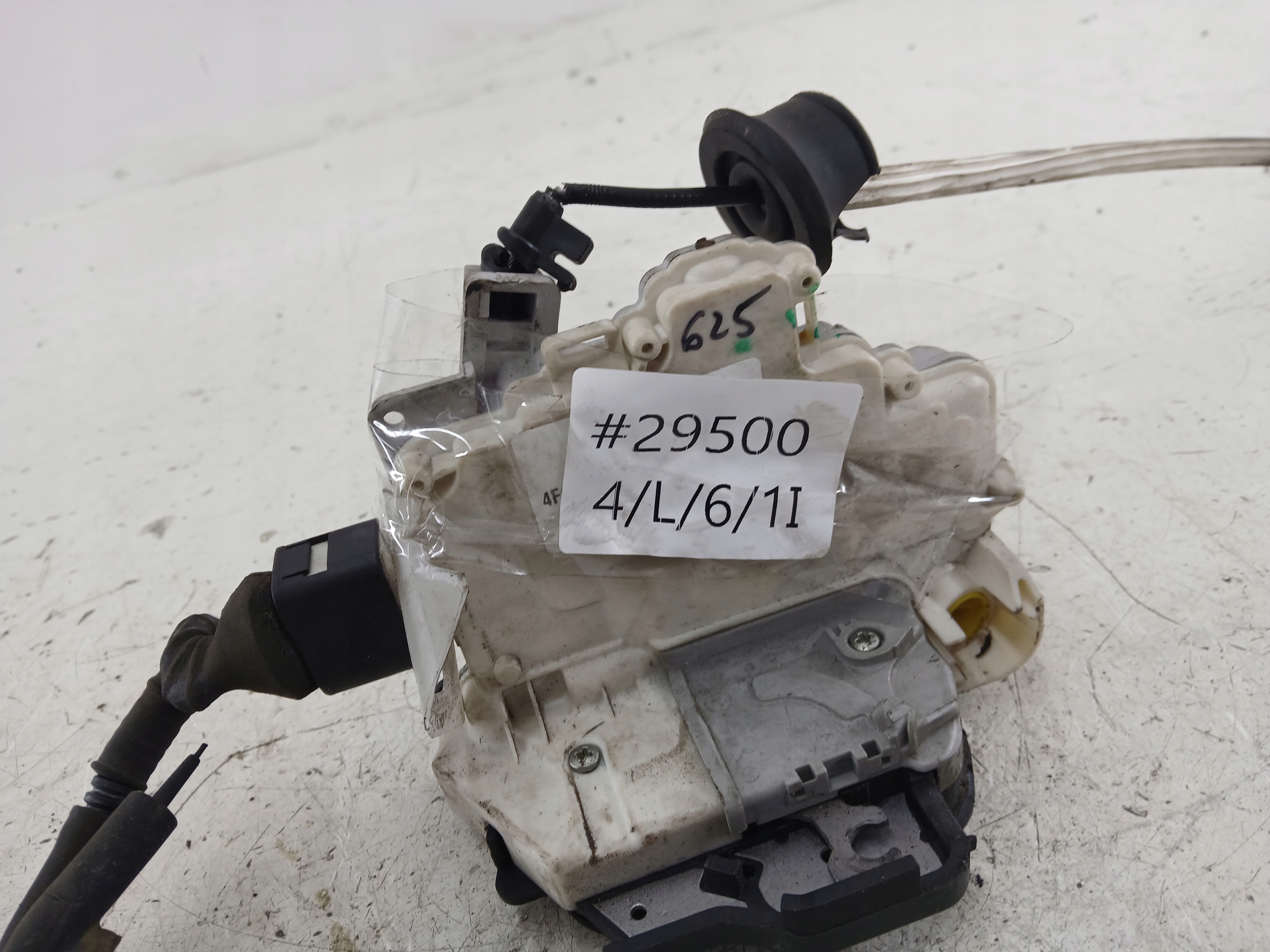 AUDI A6 C6 A3 8P lock door left front 4F1837015
