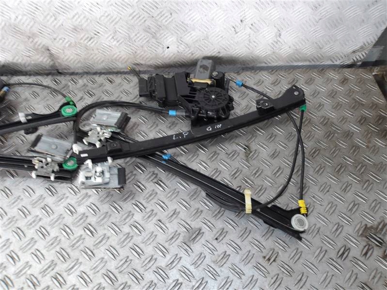 MECHANIZM PODNOSZENIA SZYBY PRAWY LEWY PRZÓD TYŁ VW GOLF III Producent części Volkswagen
