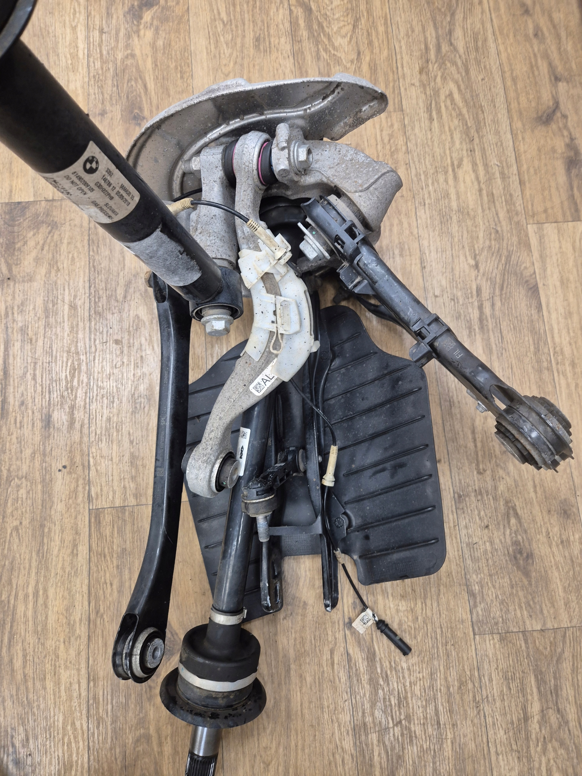 BMW 5 G30 530e swing left rear part rear complete sususpension B48 HYBRYDA