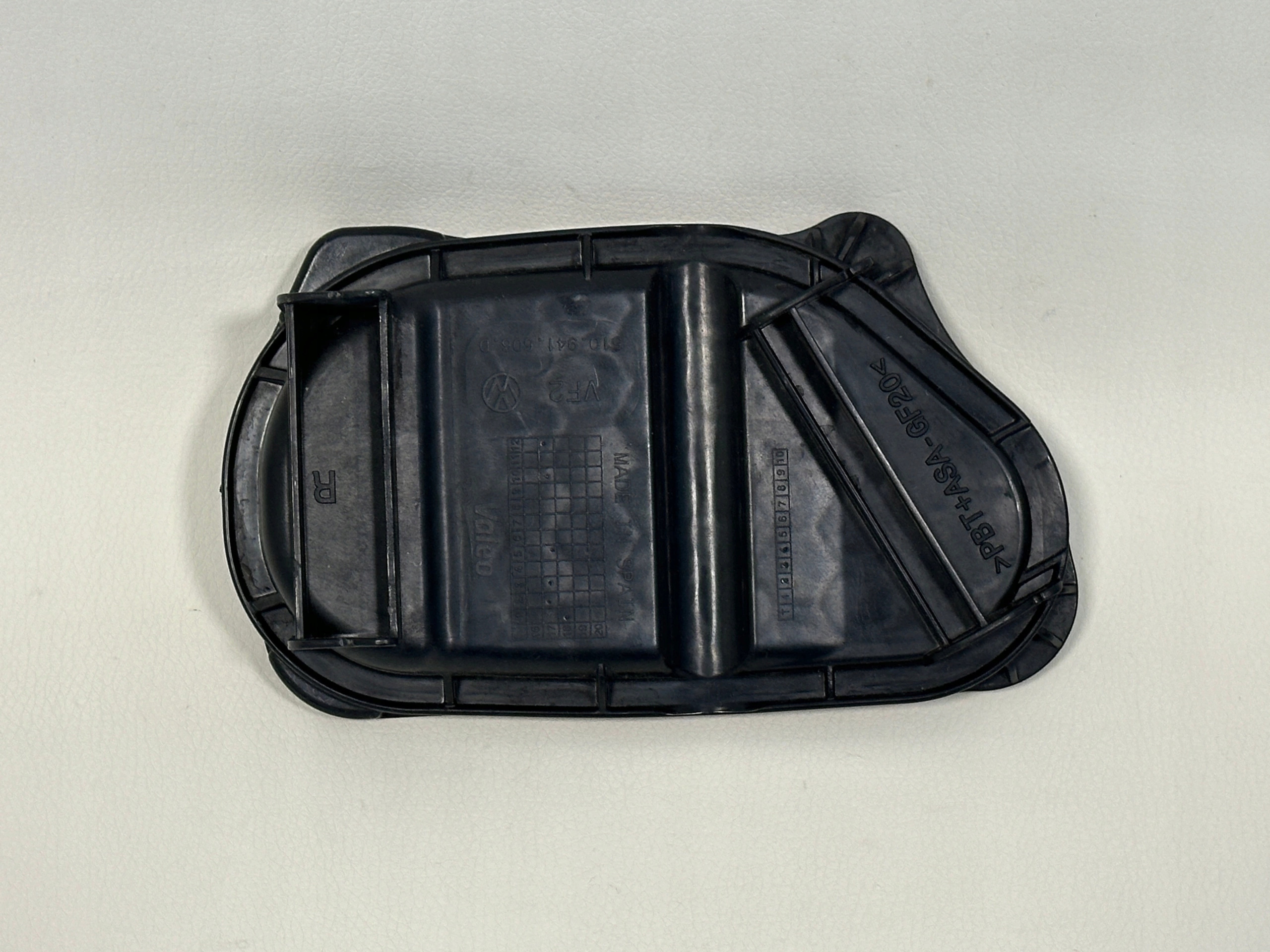 Volkswagen Golf cap spoiler lights right 510941606D