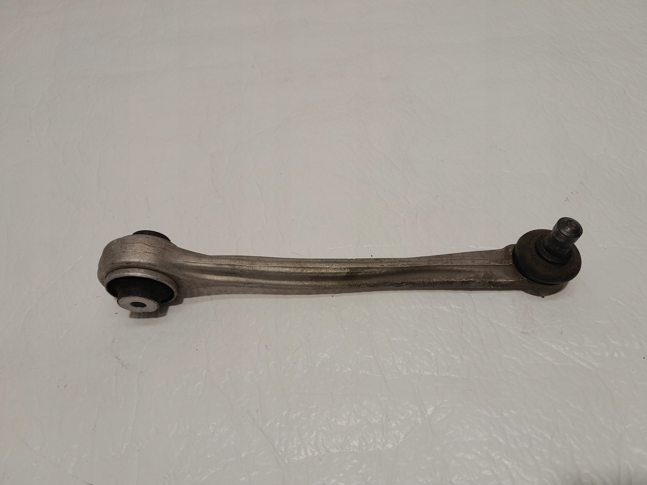 AUDI A4 B9 LIFT arm right front upper 8W0407506A